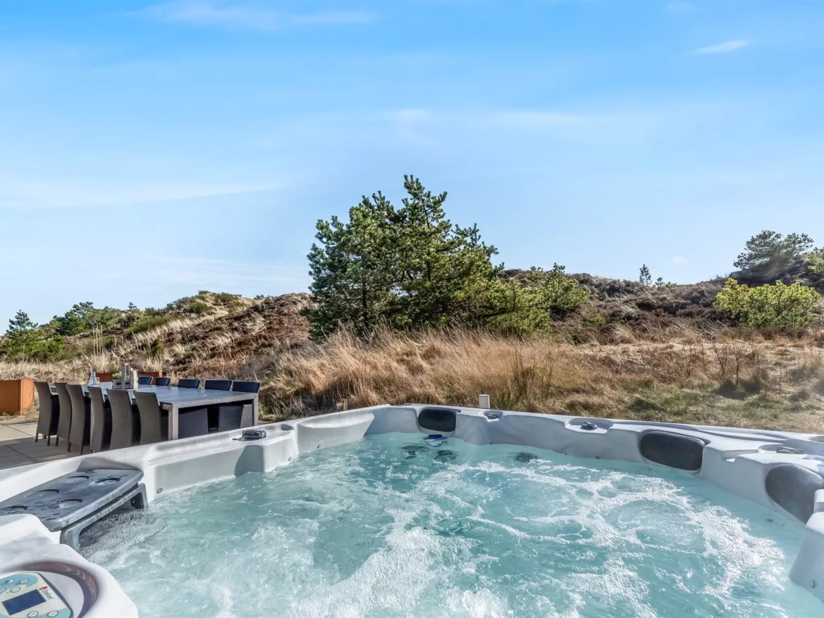 "Uolevi" - 600m from the sea - Binnen