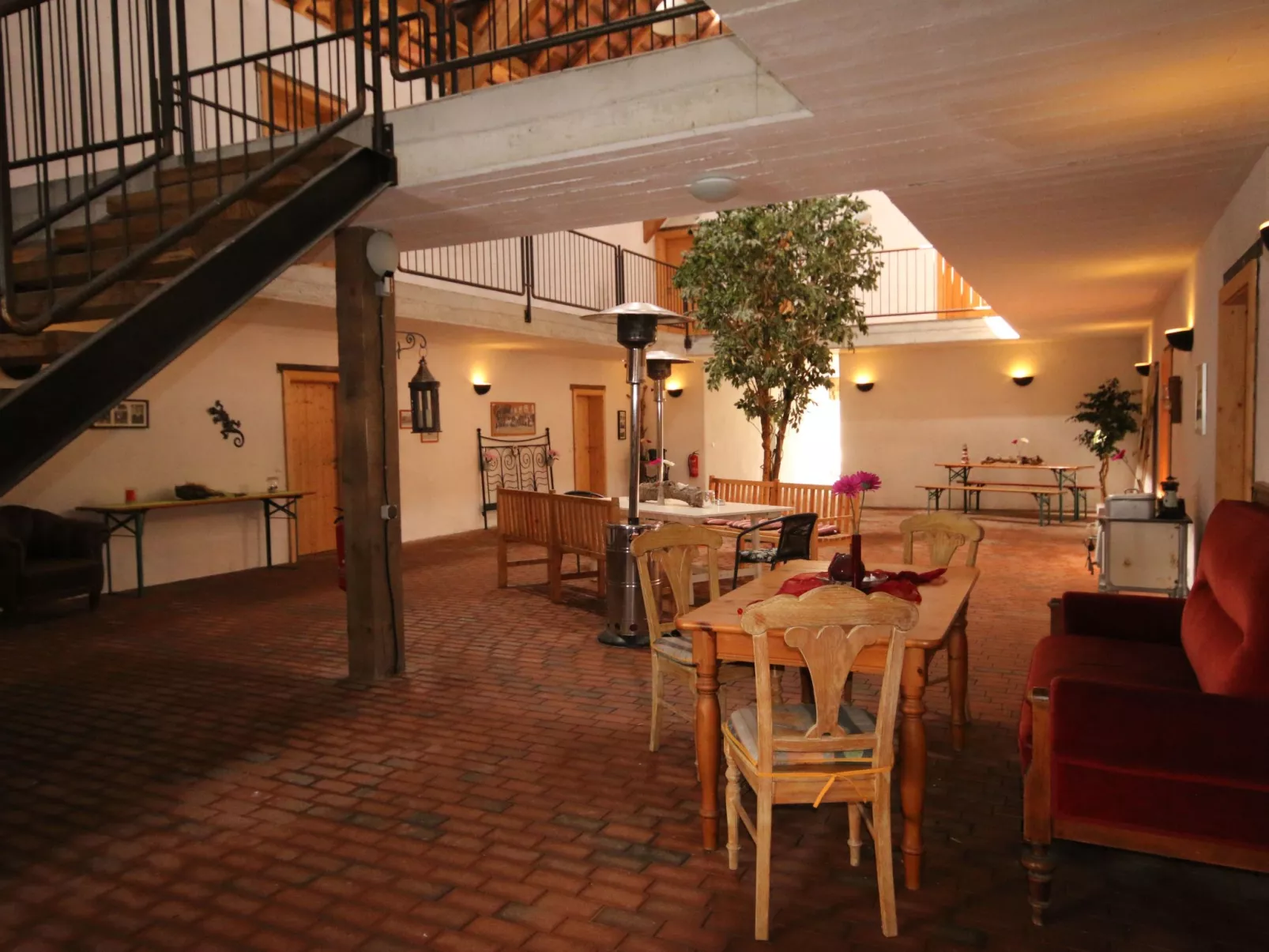 Landgut mit Dachterrasse - Binnen