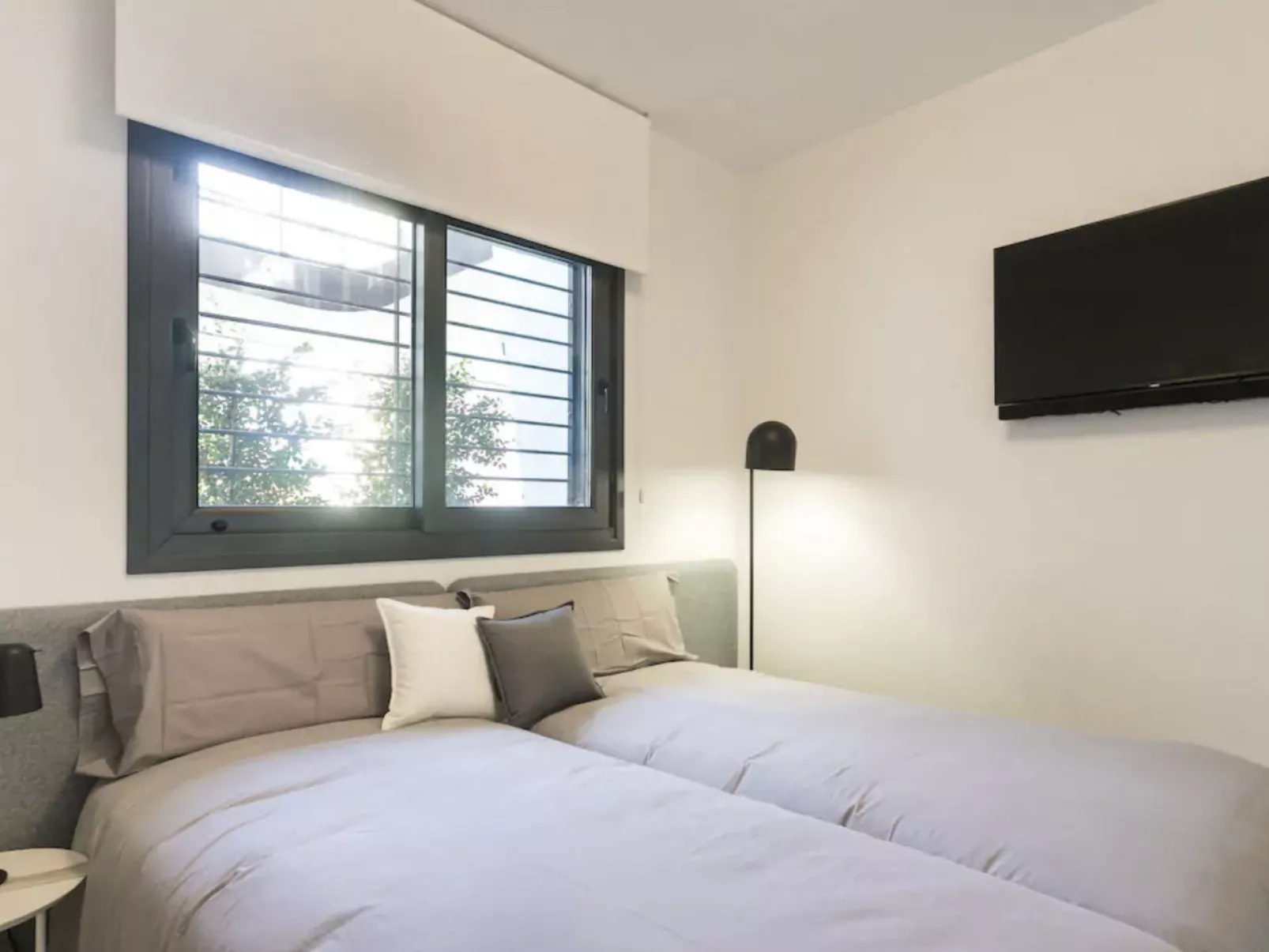 Luxuriöses Apartment mit Pool und Garage am Poniente Beach! - Image-tags.info