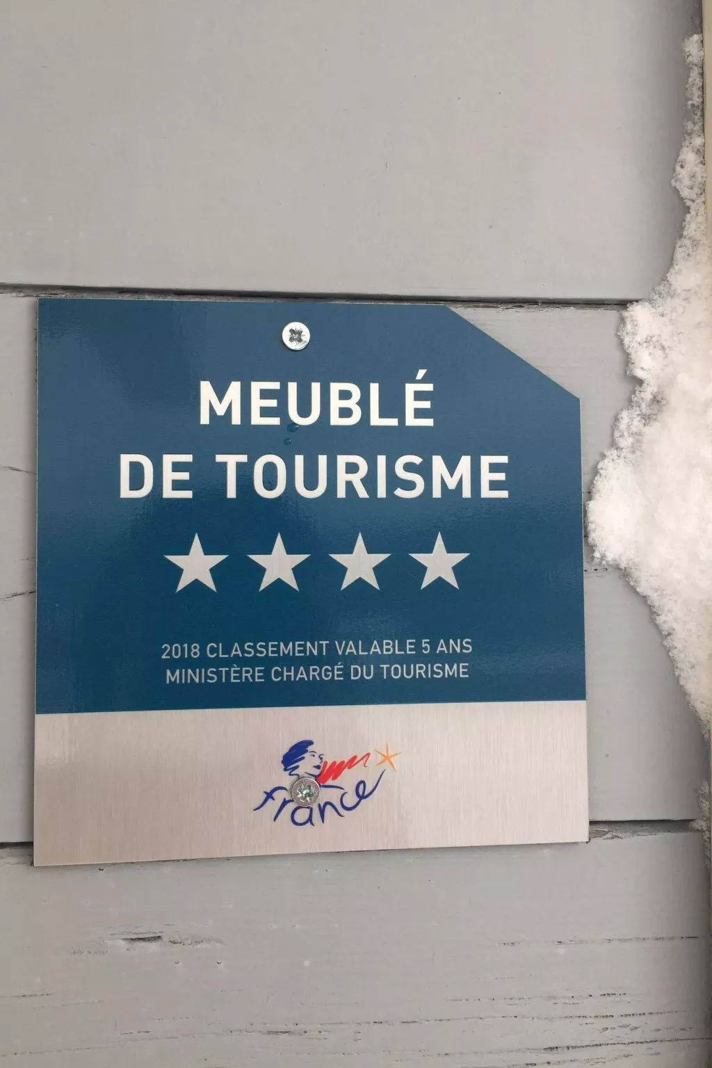 Chalet "Le Flocon Bleu" mit Blick auf das Wasser - Image-tags.info