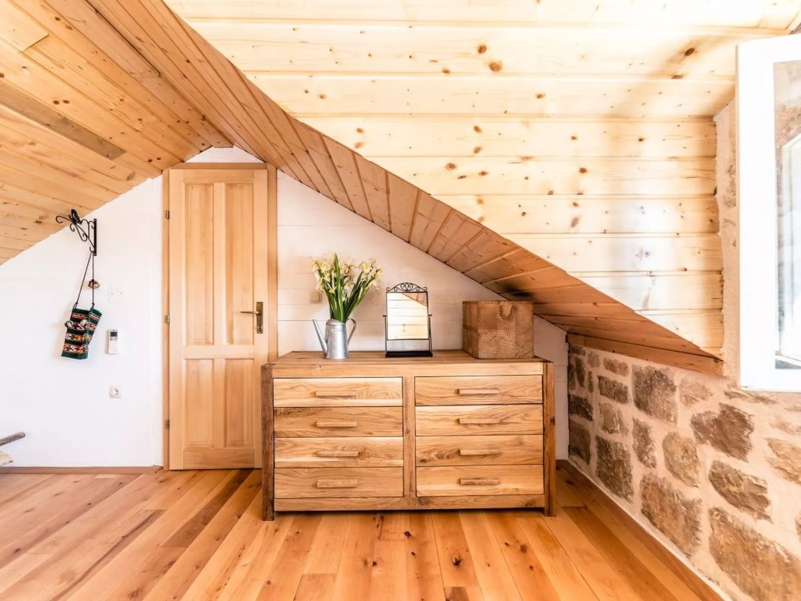 "Lipa" mit Schwimmbad - Image-tags.info