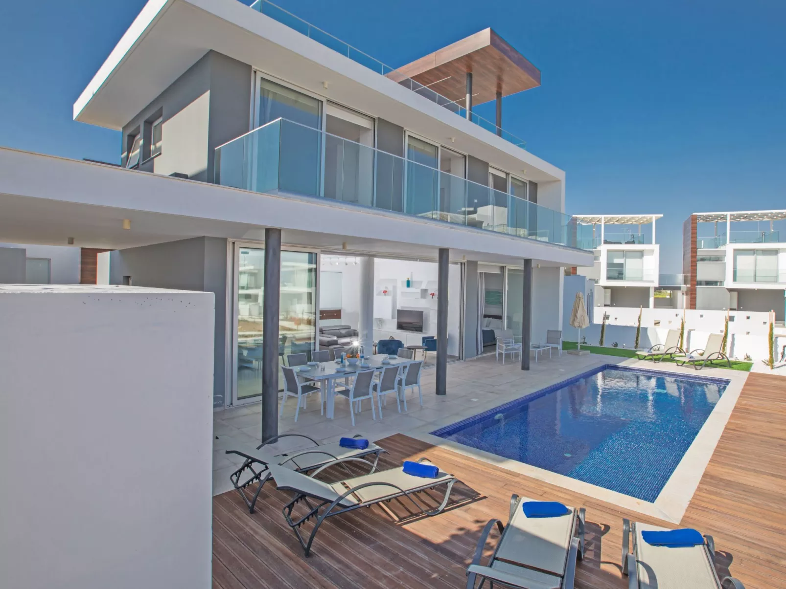 Schöne Villa Olivine Pearl OL5 mit Garten - Image-tags.info