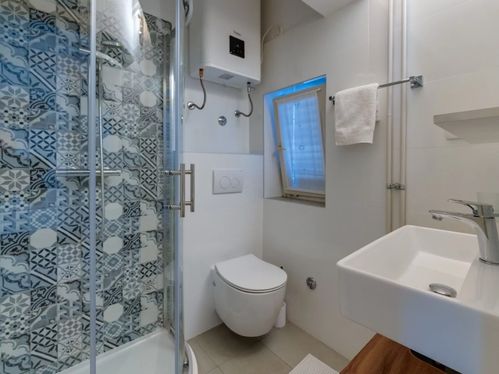 Mit Pool, großer Garten - Image-tags.info