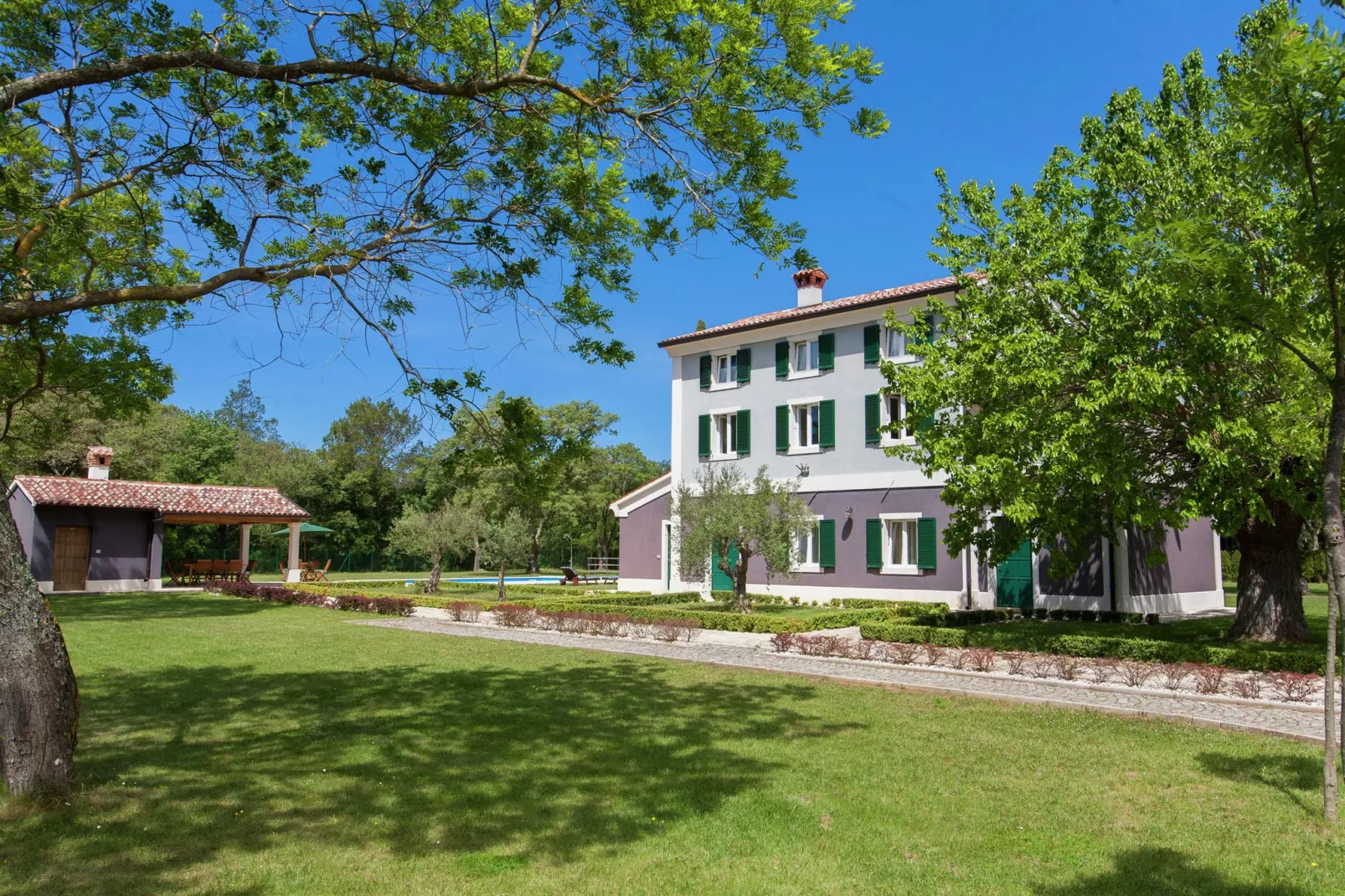 Villa Rustica-Buitenkant zomer