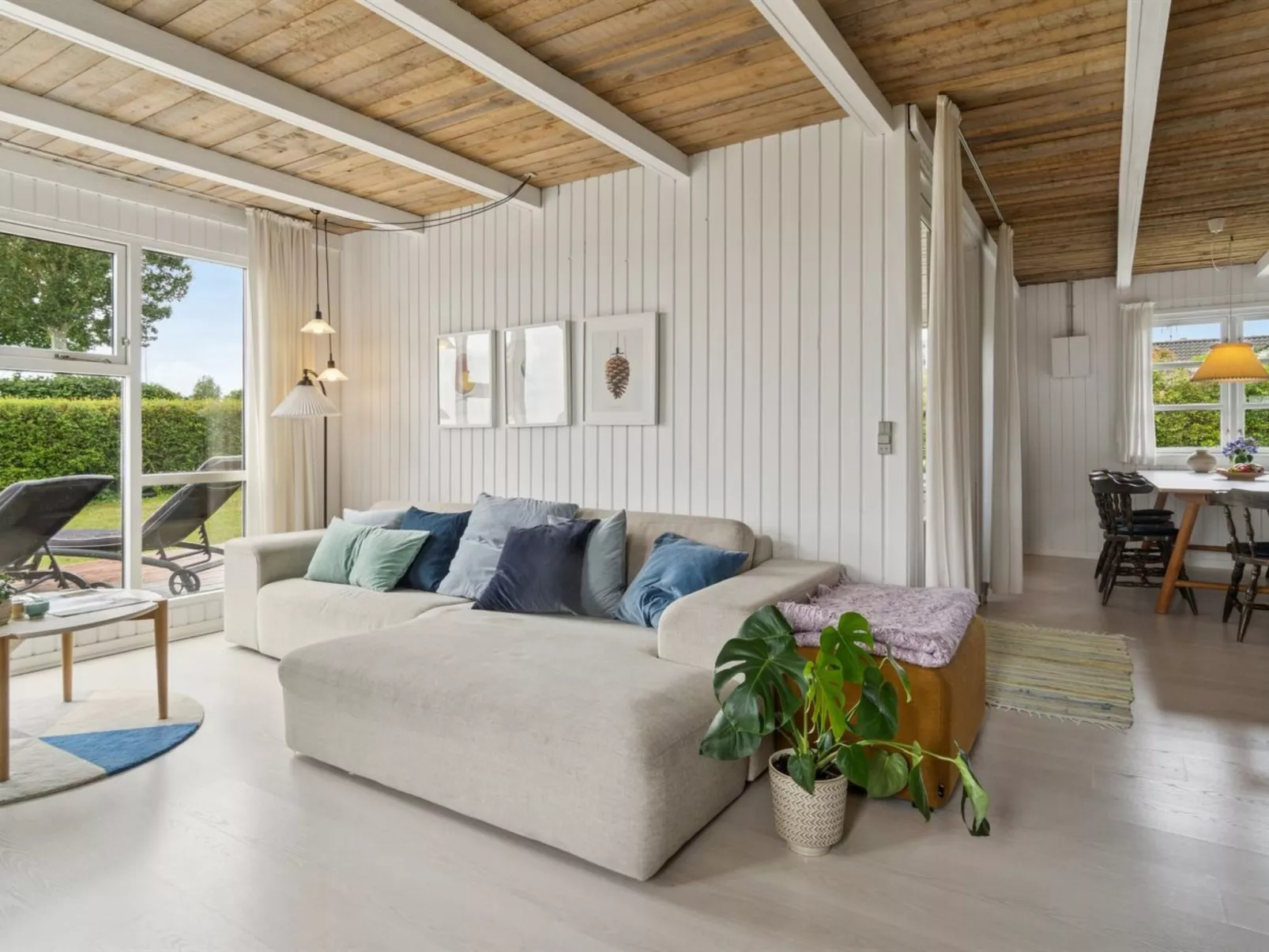 "Bjarni" - 180m from the sea - Binnen