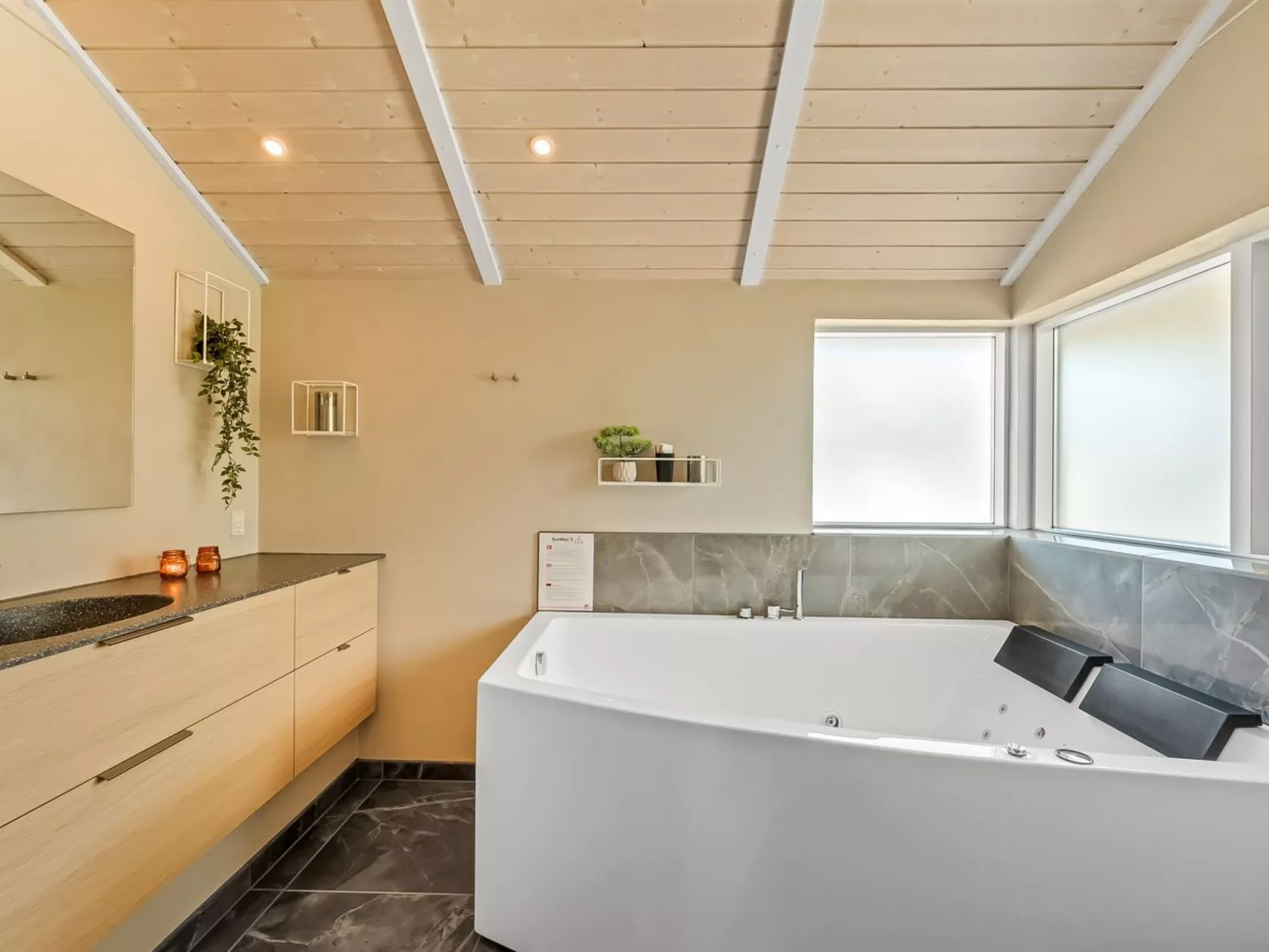 "Arine" - 700m to the fjord - Binnen