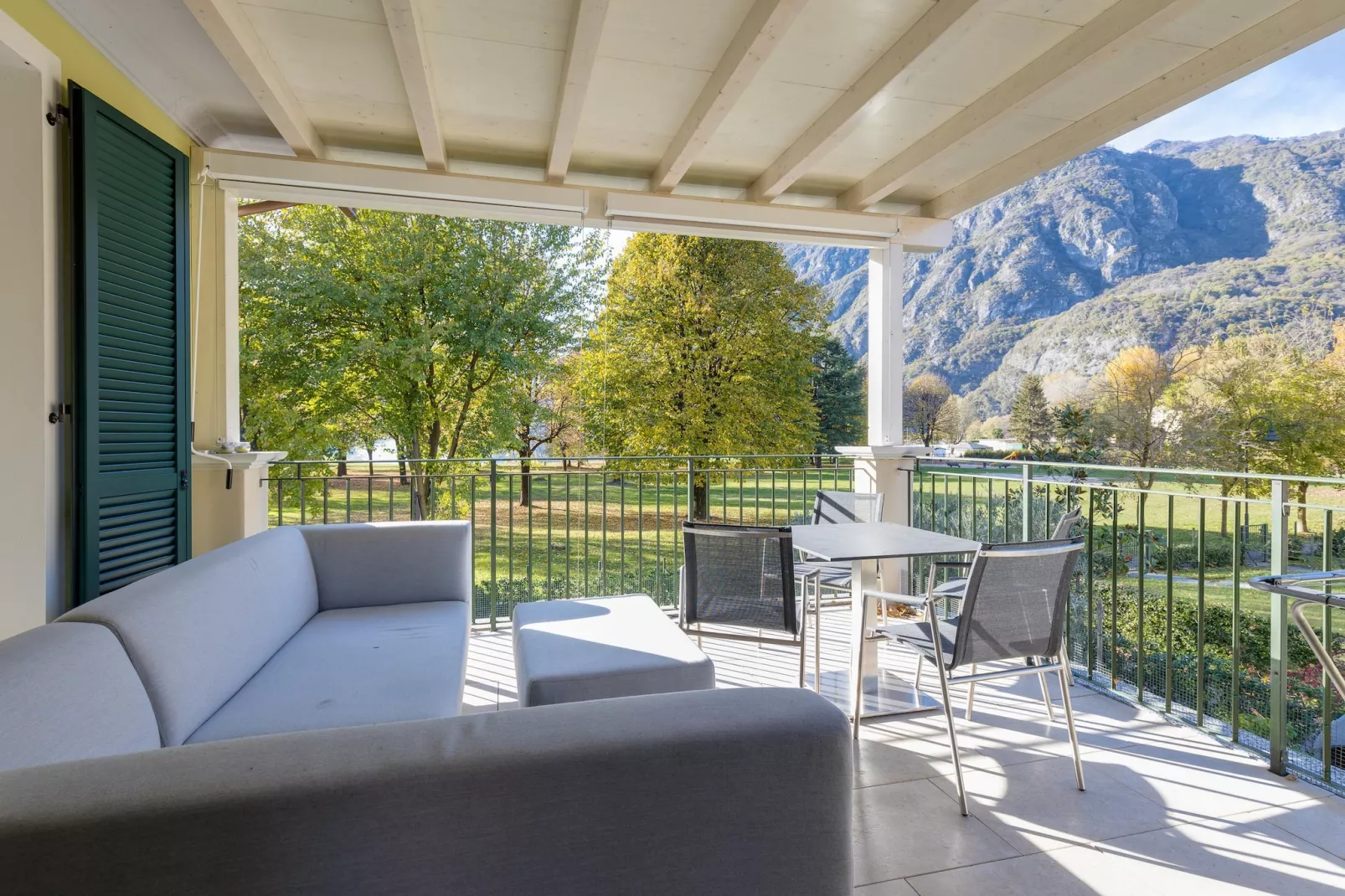 RESIDENCE PORTO LETIZIA - VILLAS-BILOCALE 4 PAX VISTA LAGO PLUS 8215 - V1LP4 - Terrasbalkon