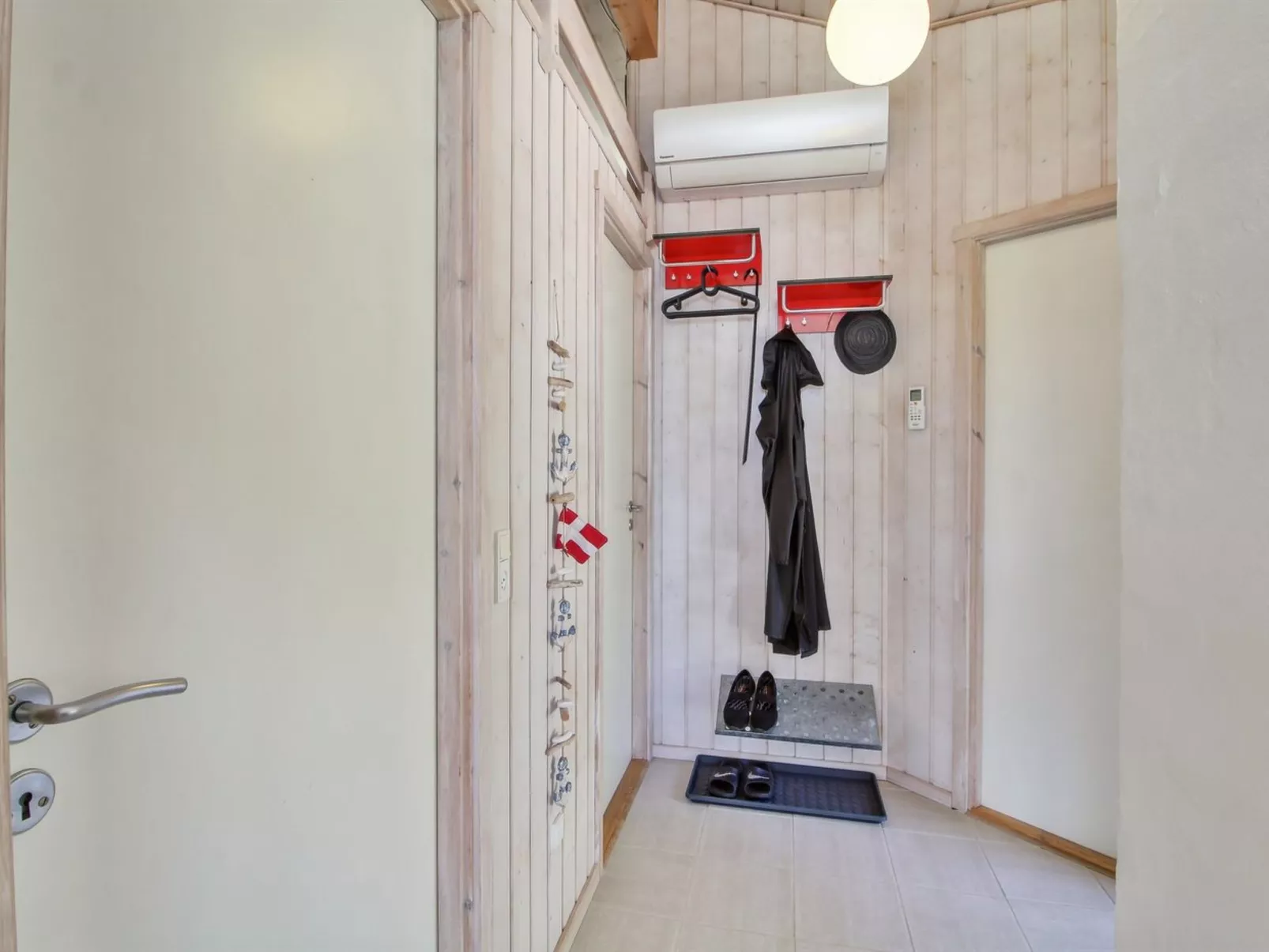 "Lilla" - 120m from the sea - Binnen