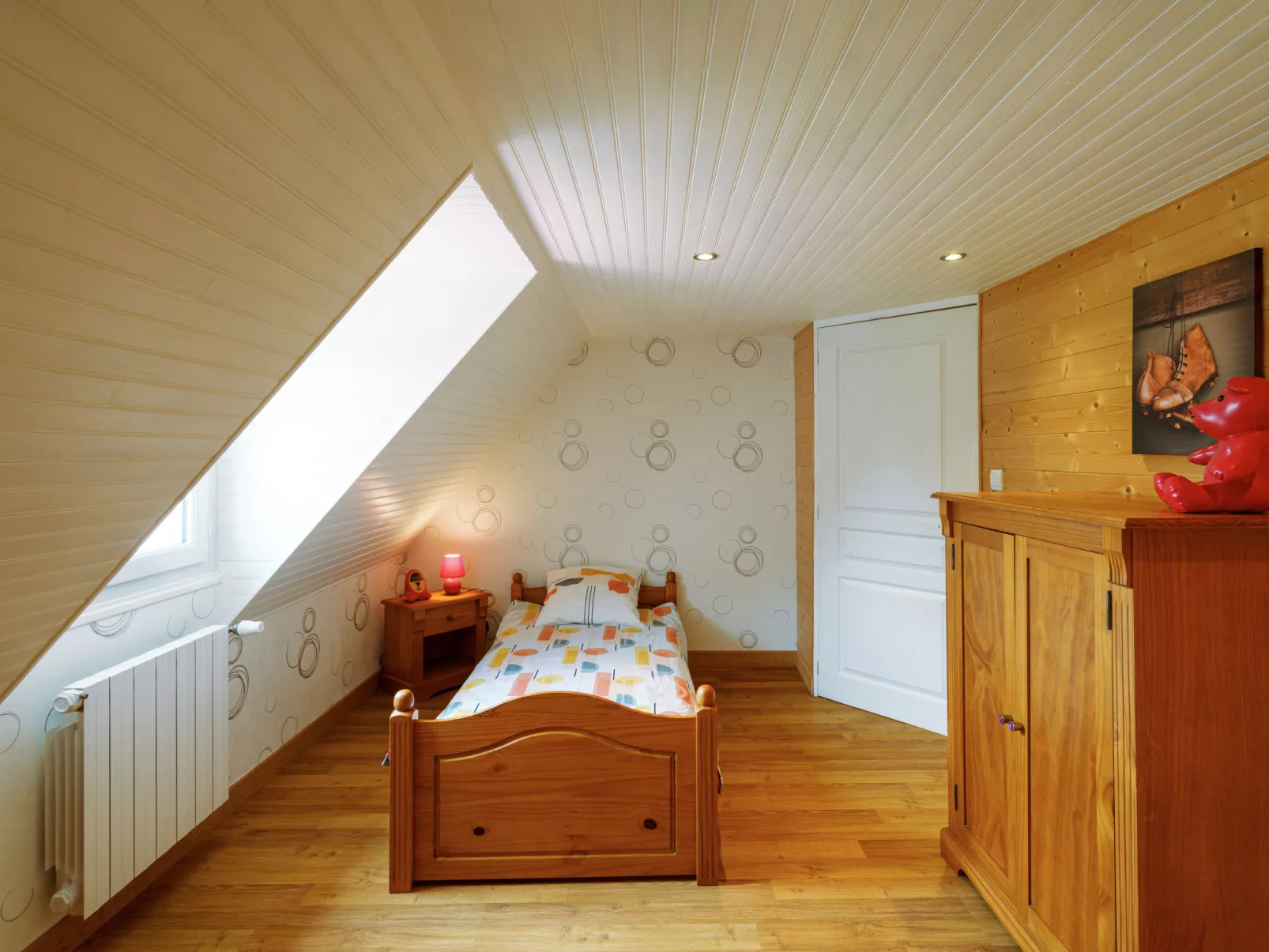 Les Volets Rouges-Binnen