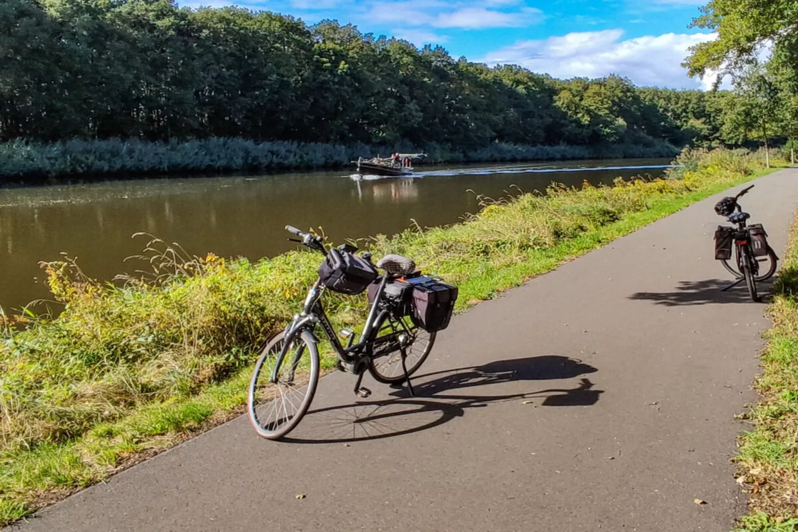 453480 - Image-tags.water view