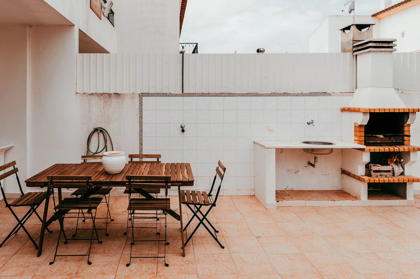 Altura Beach Villa by GT House-Terras