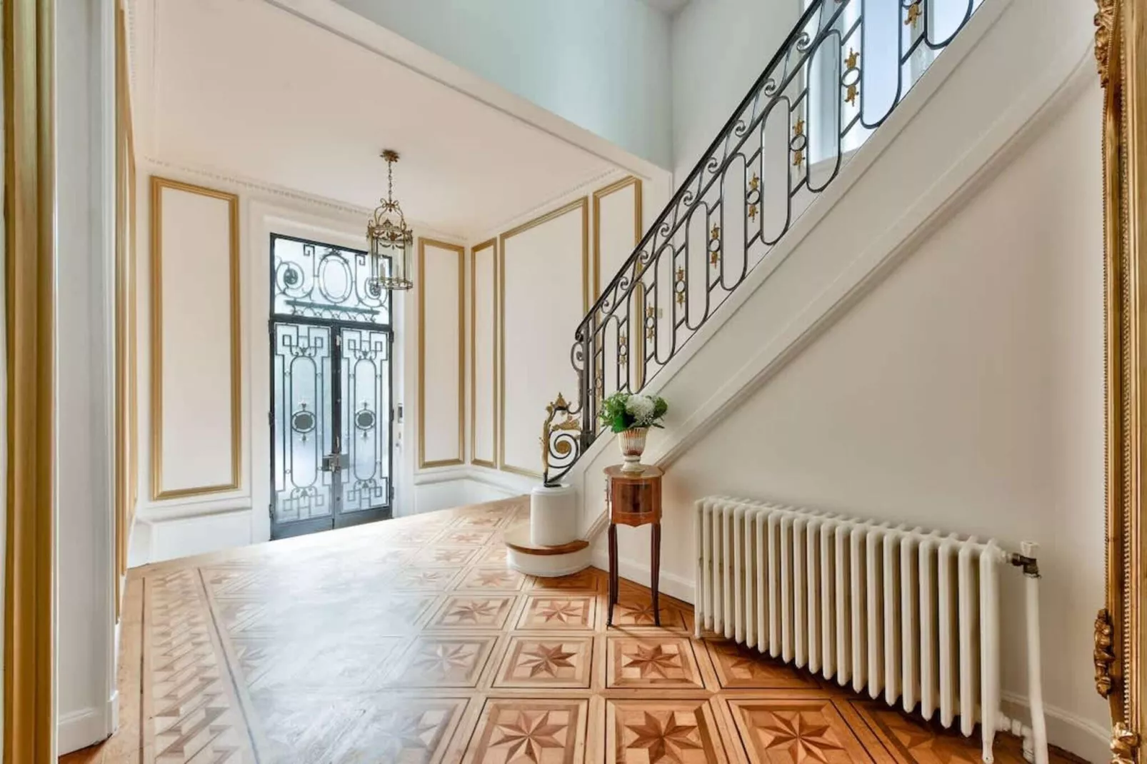 Noble demeure de luxe en plein coeur de Paris-Overloop