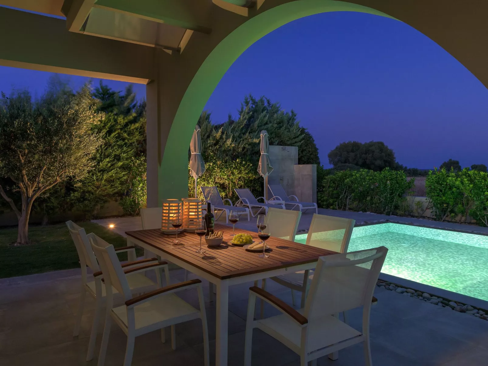 Liebevoll ausgestattetes Haus in ruhiger Lage mit beheiztem Pool und Meerblick - Image-tags.info