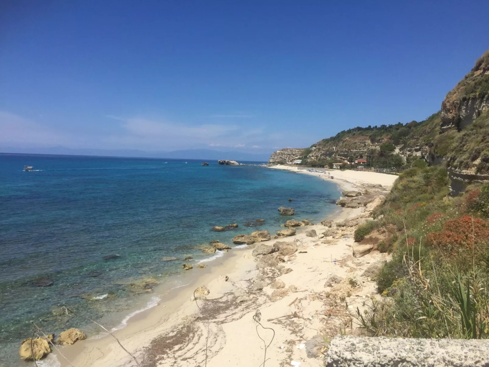 Ferienvilla bei Tropea mit Blick auf das Meer und die liparischen Inseln - Image-tags.info
