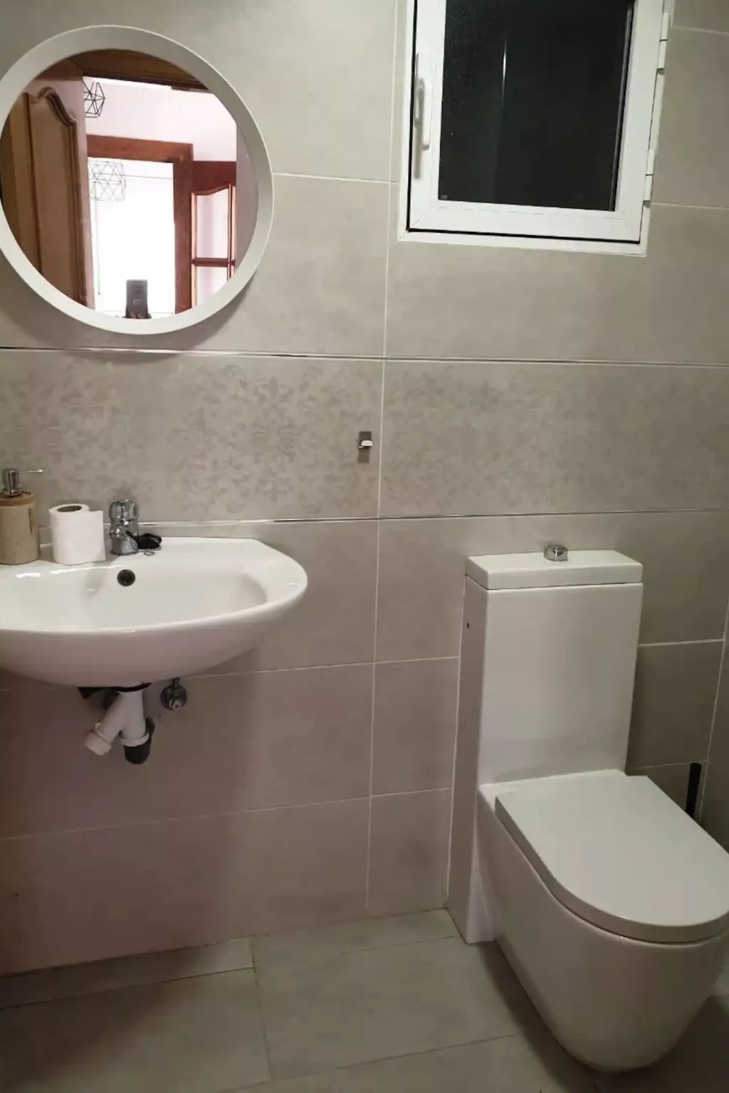 Helles Haus mit Aussicht und privatem Pool - Image-tags.info