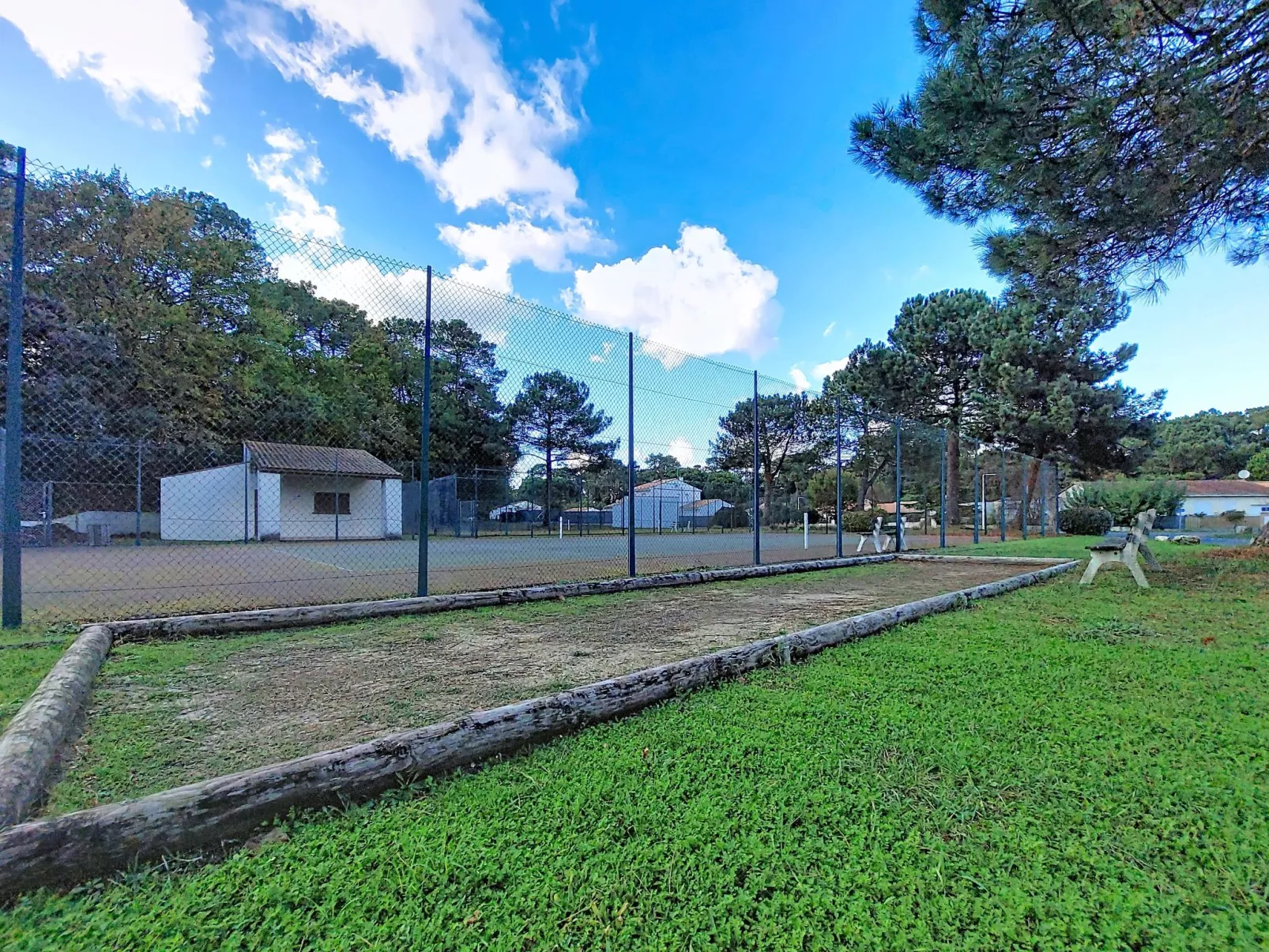 Les Alouettes - Buiten