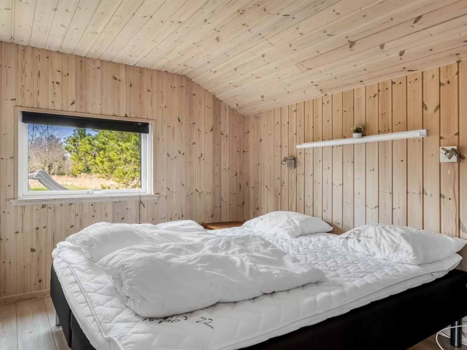 "Botwith" - 2.8km from the sea - Binnen