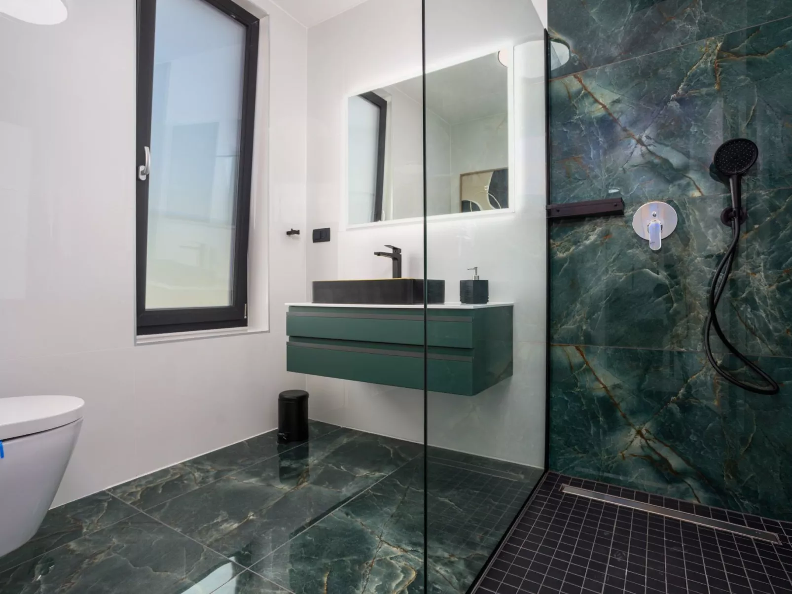 Neue moderne Villa mit Pool in der Nähe von dem - Image-tags.info