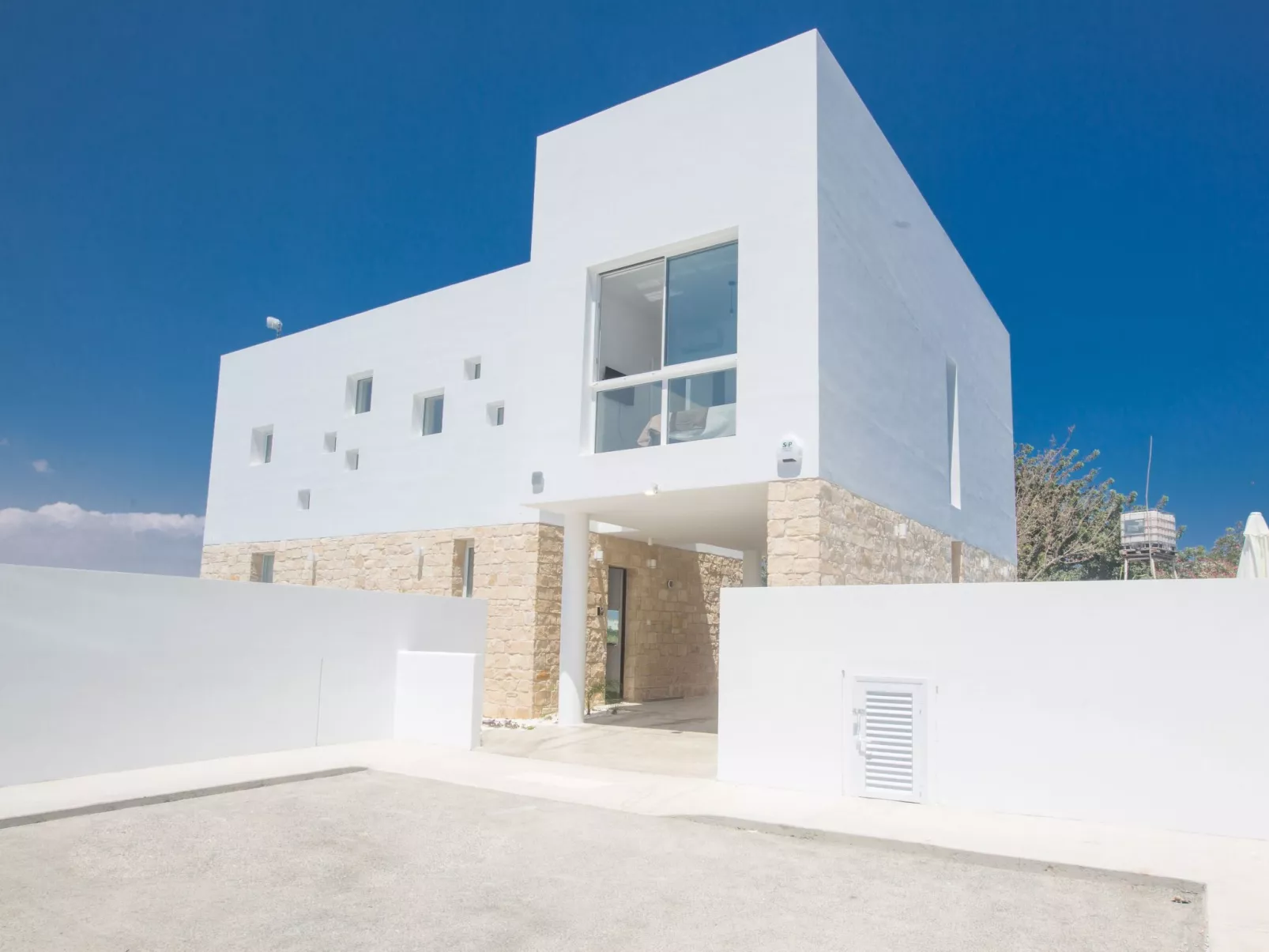 4-Schlafzimmer-Villa mit Pool im Zentrum von Protaras - Image-tags.info