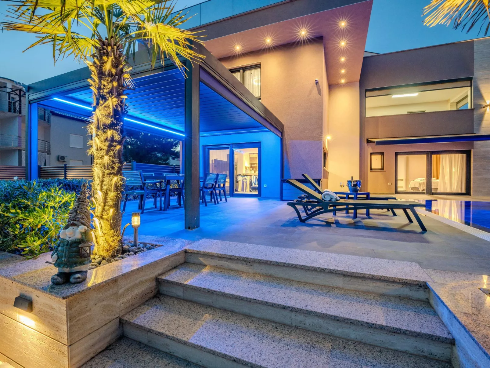 Royal 1 - Image-tags.info