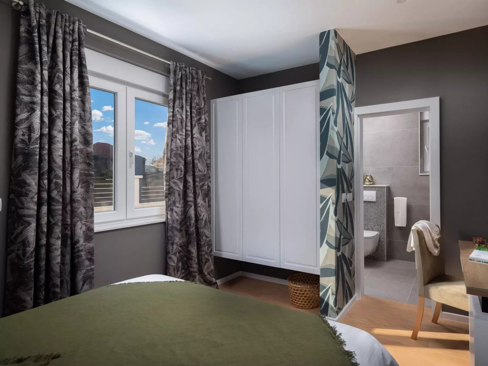 Villa in Strandnähe, Pool, Kinderspielplatz - Image-tags.info