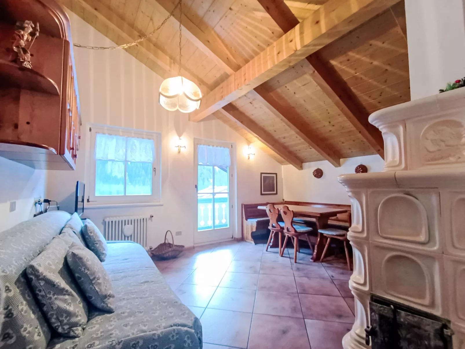 Cesa sot Larsec - Binnen