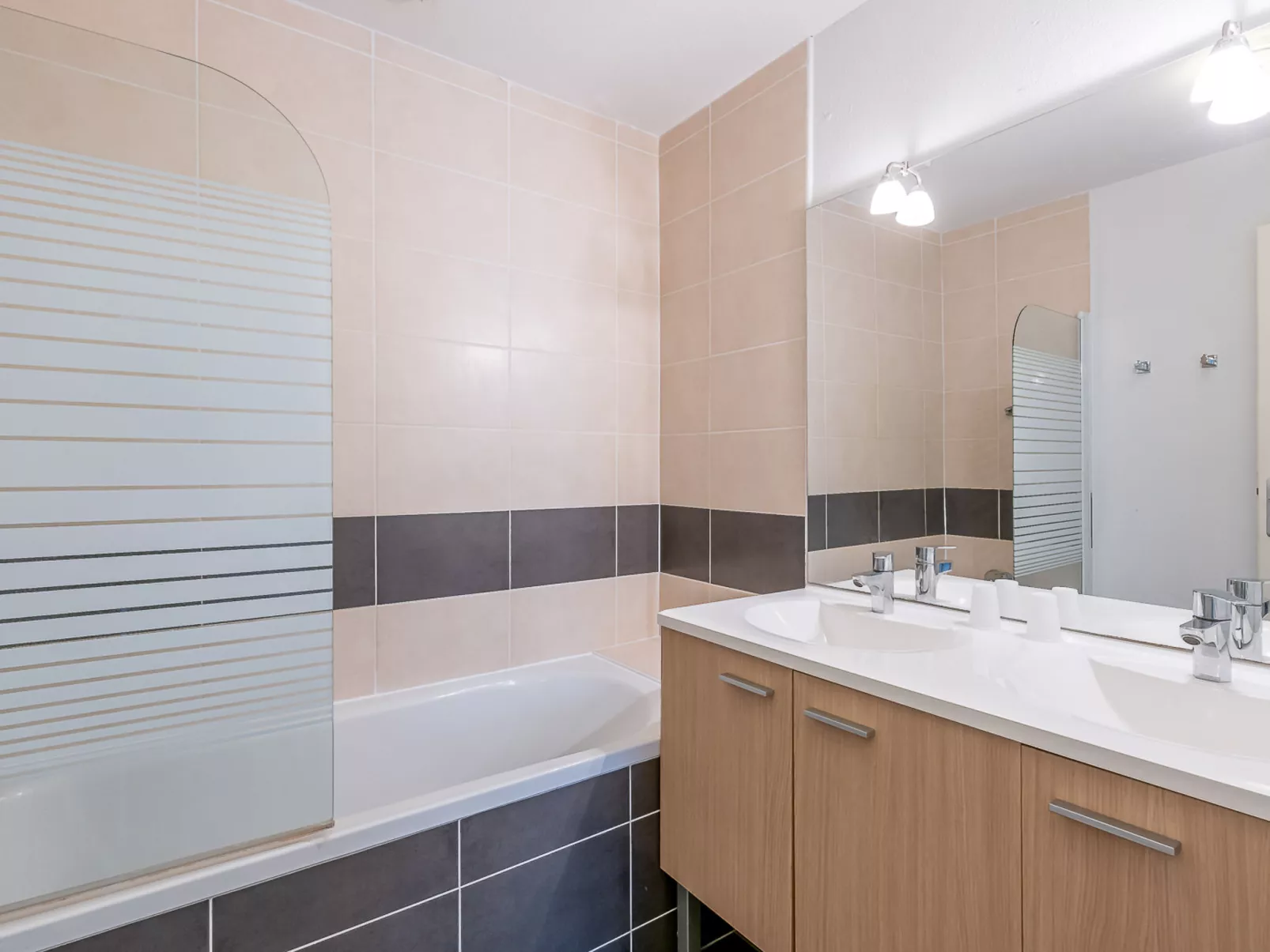 Les Rives du Lac-Binnen