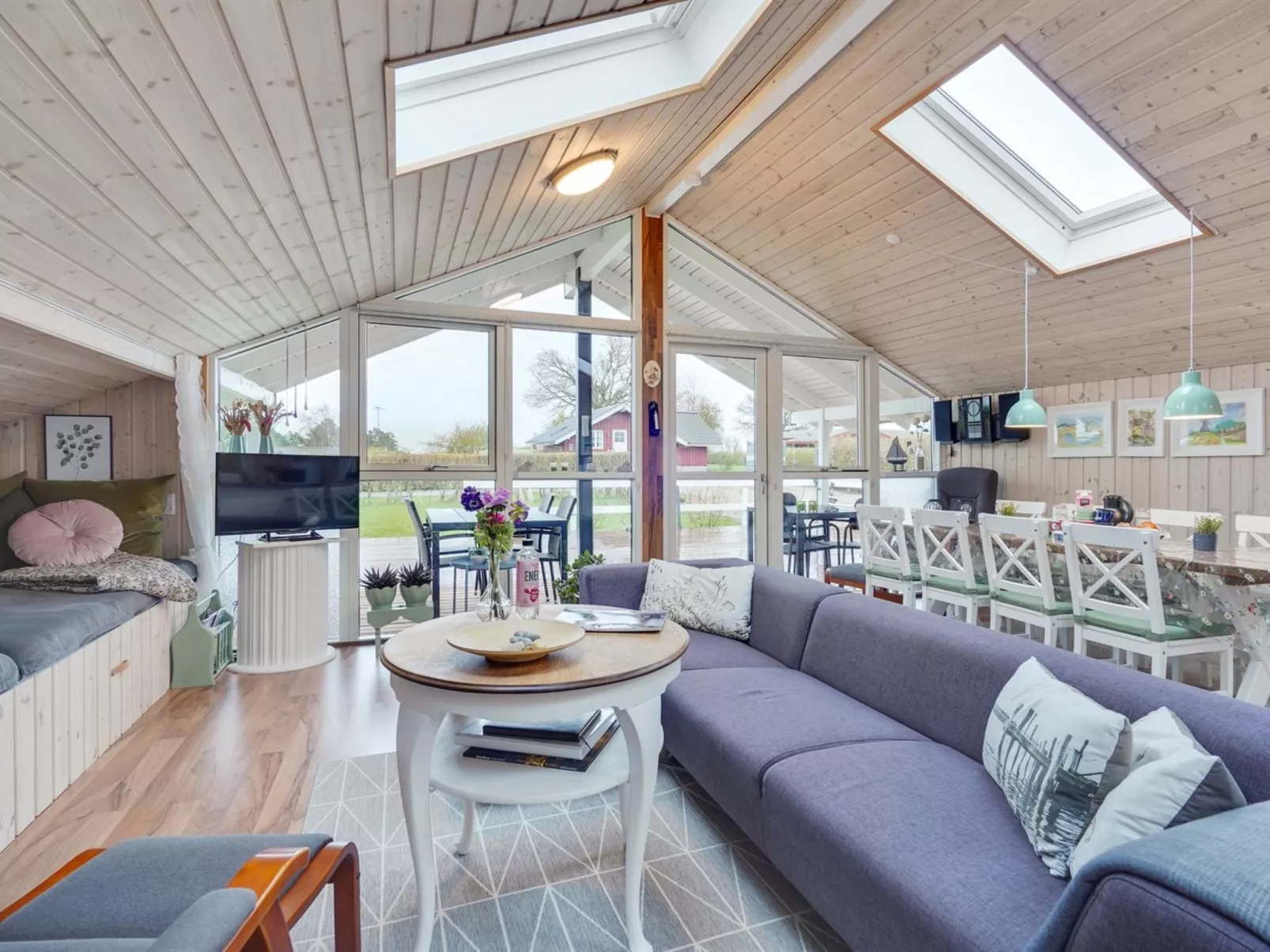 "Flicka" - 275m from the sea-Binnen