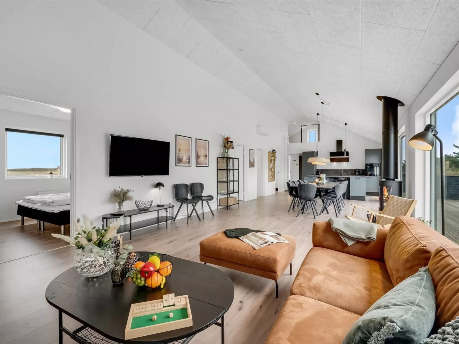 "Dreng" - 300m from the sea - Binnen