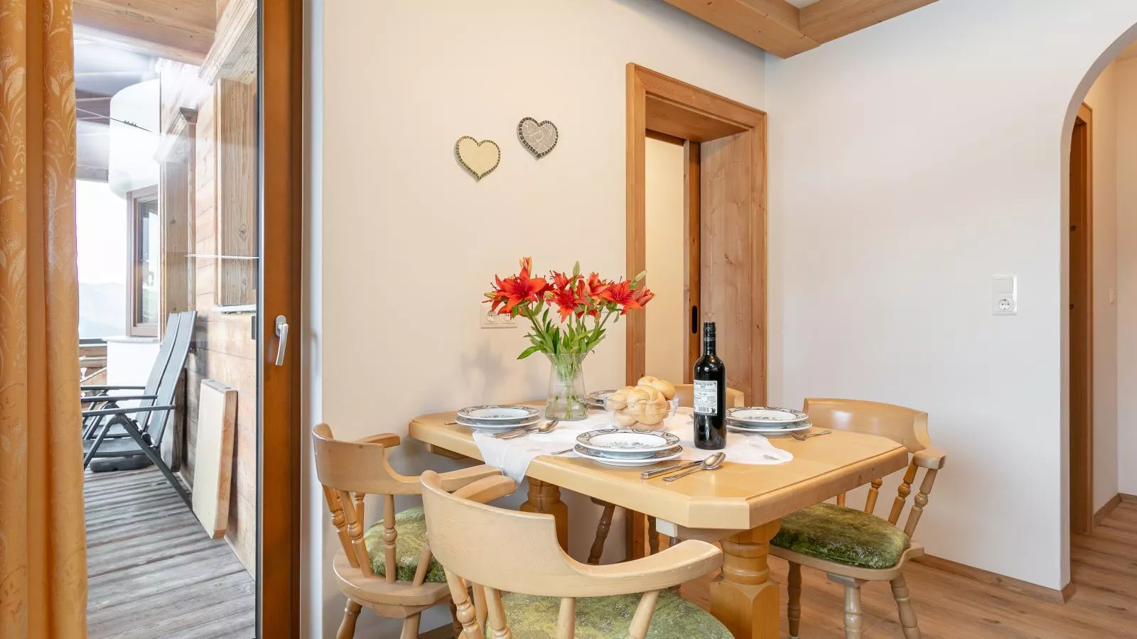 Landhaus Marchfeld Top 1  Top 2 - Eetkamer