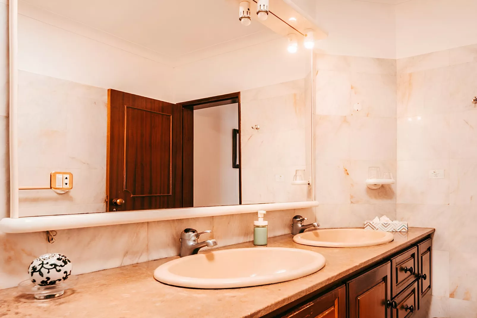 Oliveira's Houses By Gthouse-Badkamer