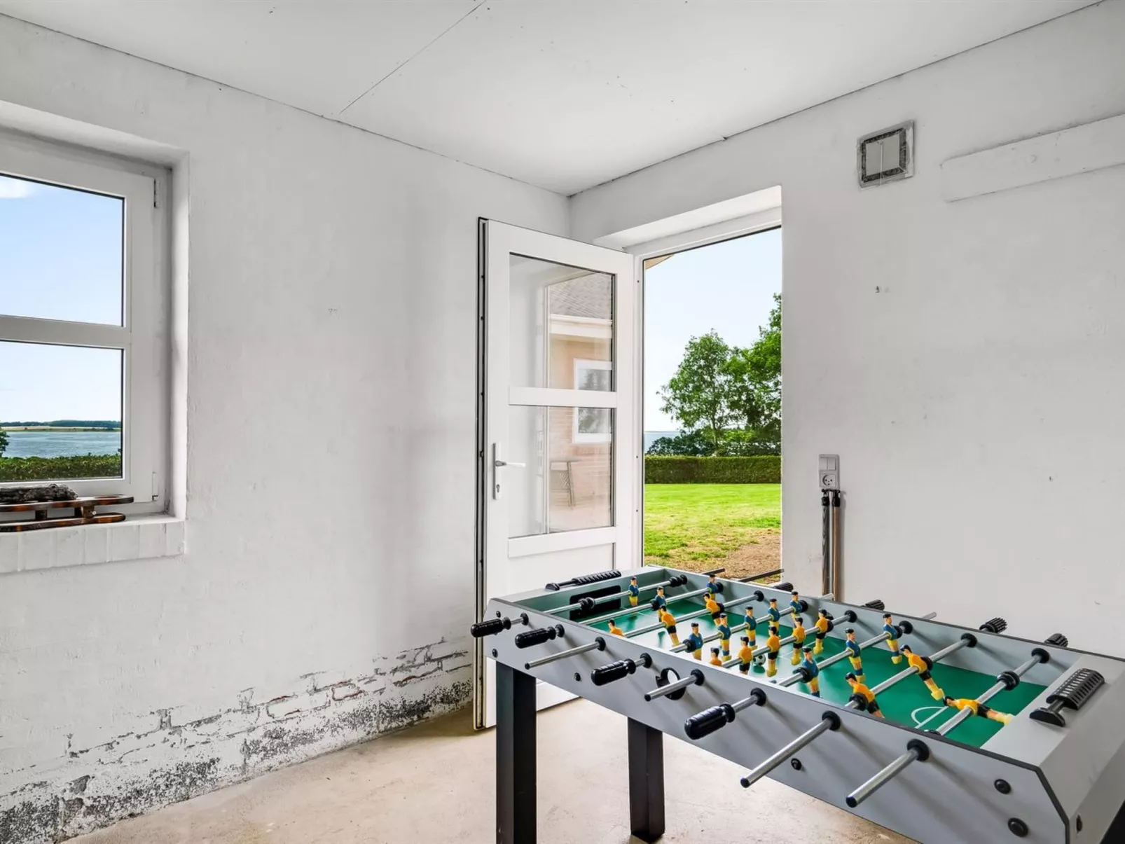 "Erja" - 300m to the fjord-Binnen