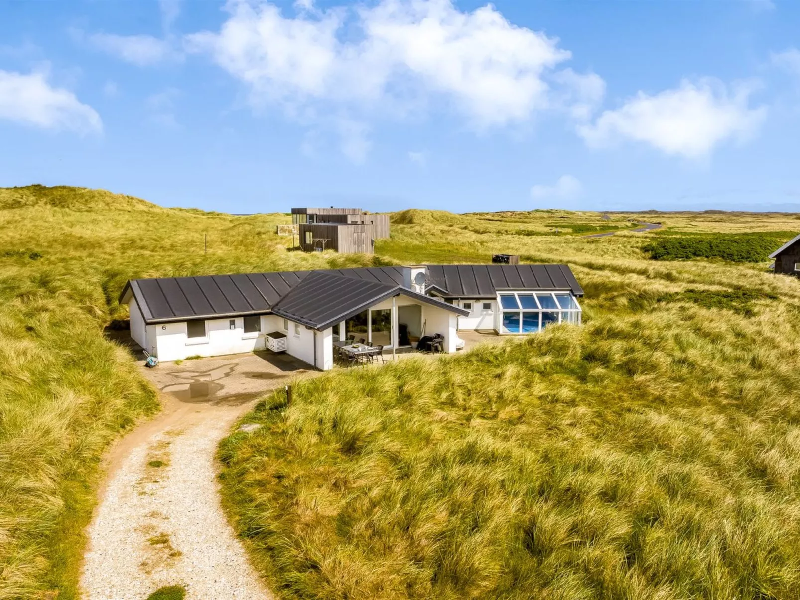 "Nimrod" - 70m from the sea-Buiten