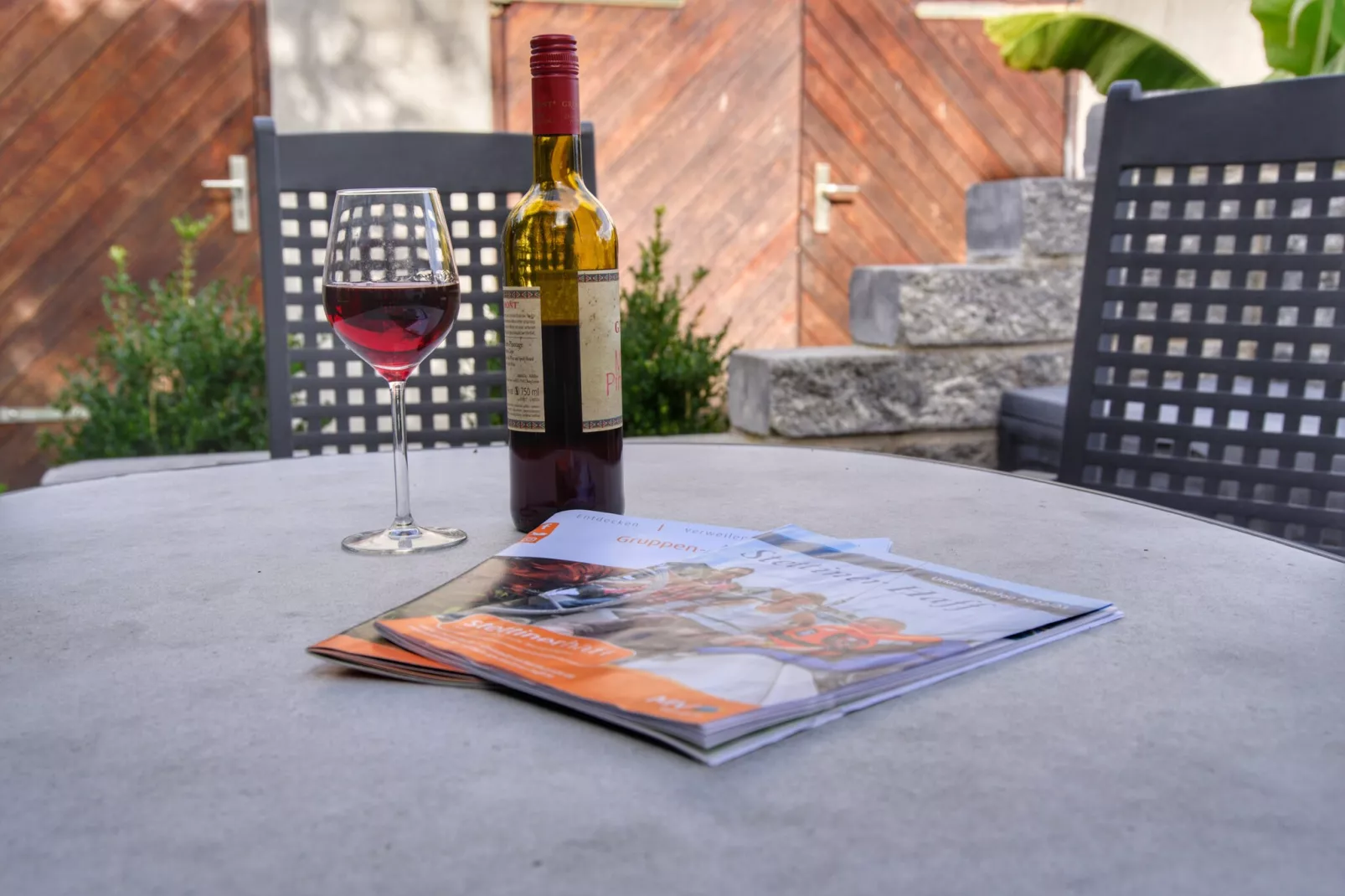 Schönes Ferienhaus-Terrasbalkon