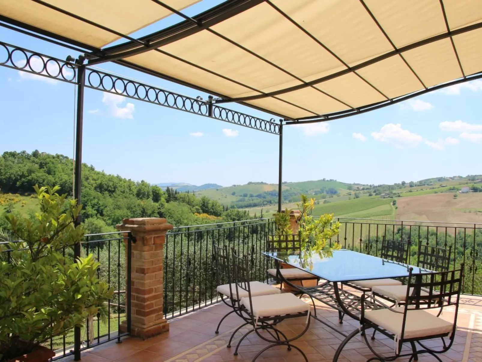 Casa Sacciofa in Monte Rinaldo - Image-tags.info