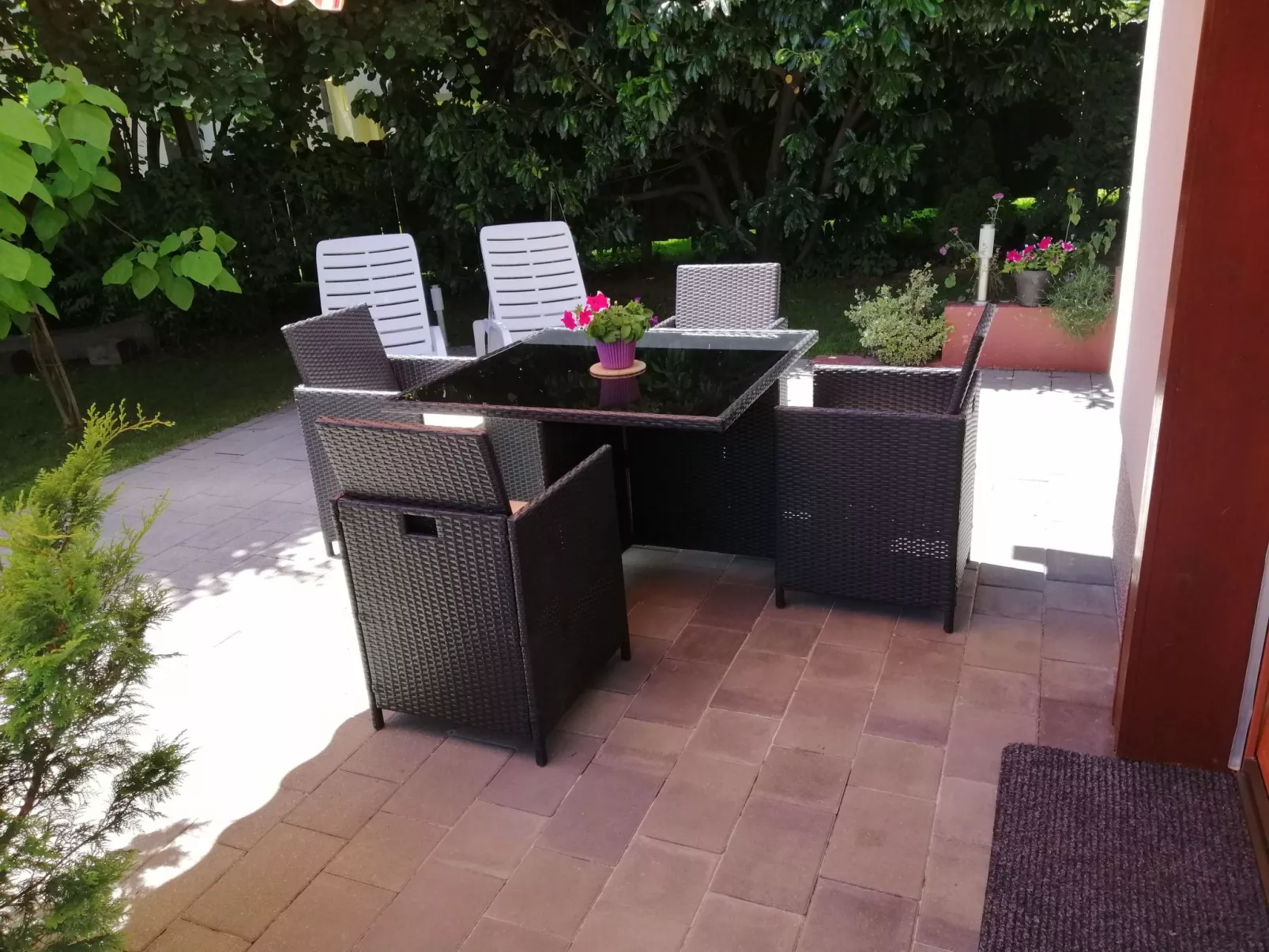 Mit eigenem Garten und Terrasse - Image-tags.info