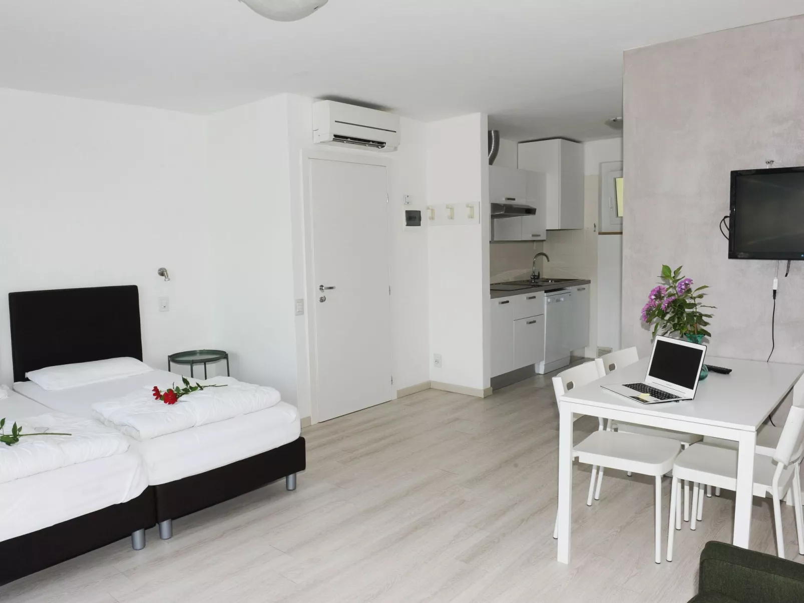 Studio mit Seeblick, BBQ und Gemeinschaftspool - Image-tags.info