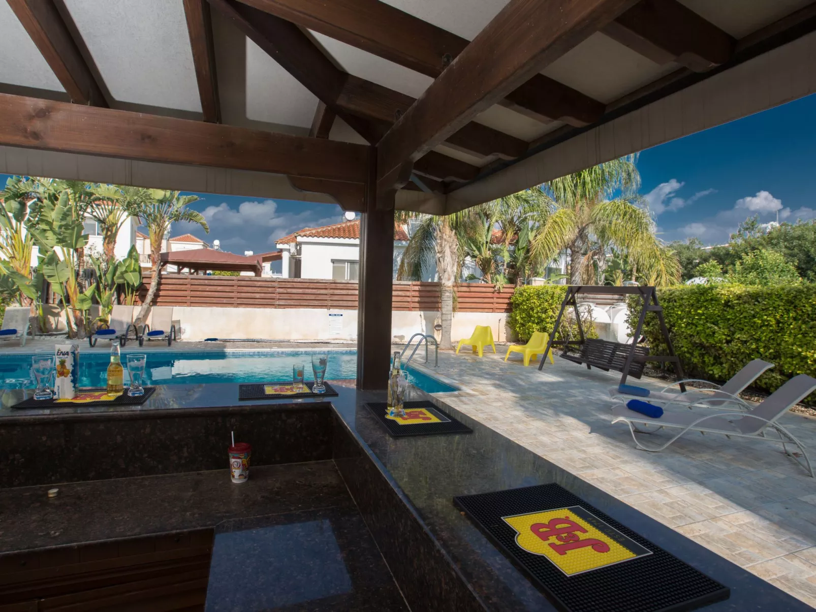 Geräumige und private Ferienvilla mit eigenem Pool - Image-tags.info