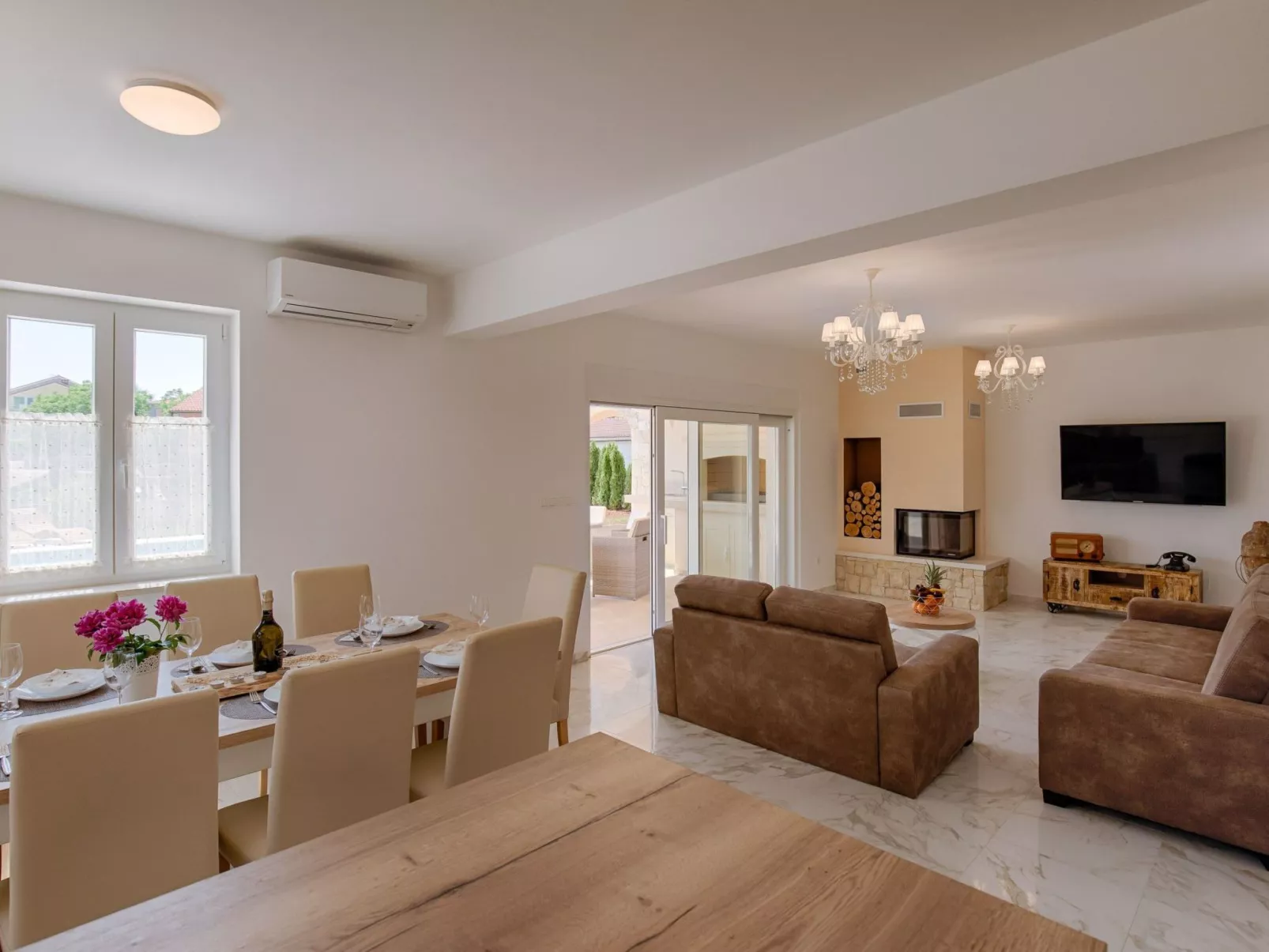 Haus in Pinezići mit privatem Pool - Image-tags.info