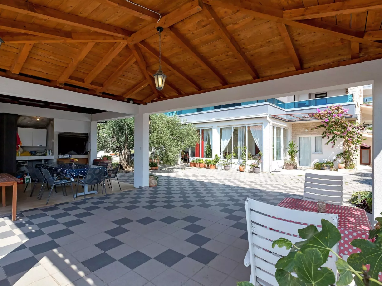 Vele Duplex-Wohnung mit Terrassen und Meerblick - Image-tags.info