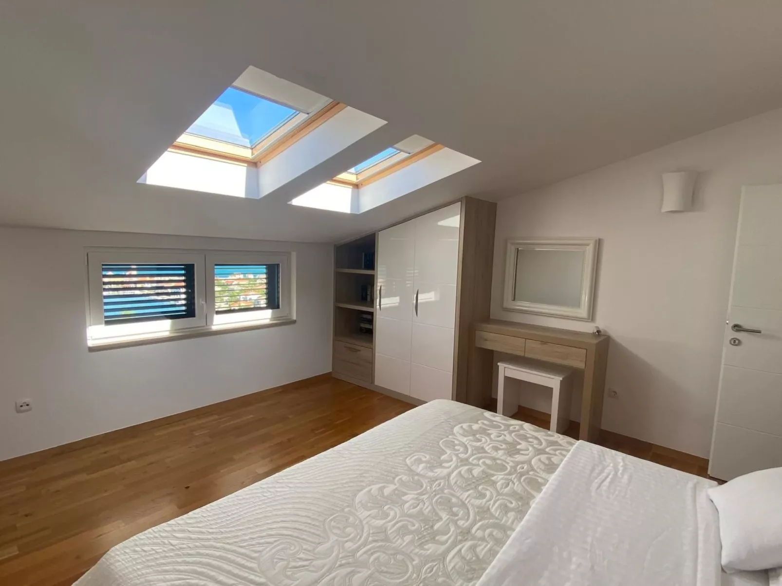 Mediterrane Villa, Pool, Panoramablick aufs Meer - Image-tags.info