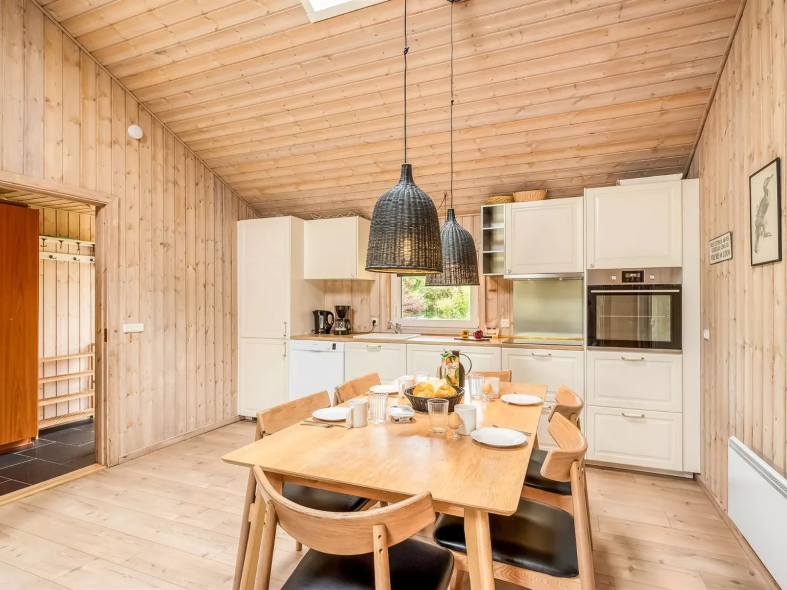 "Yorick" - 350m to the fjord - Binnen