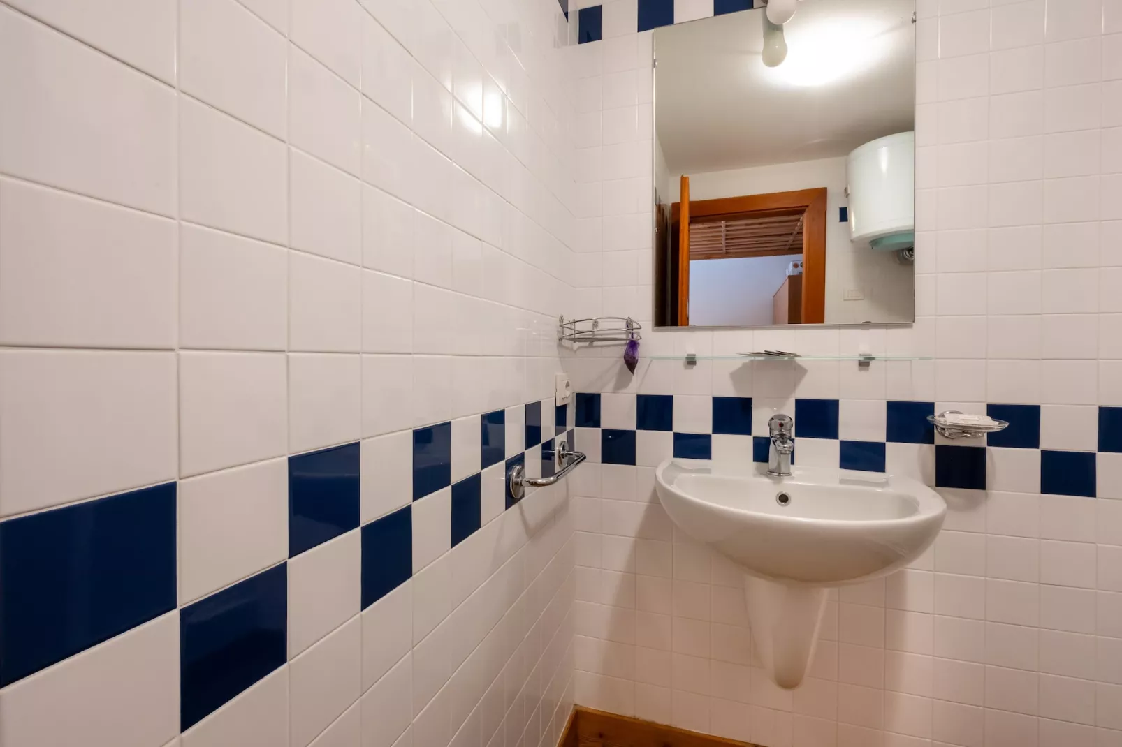 TRILO 1 CERESOLE-Badkamer