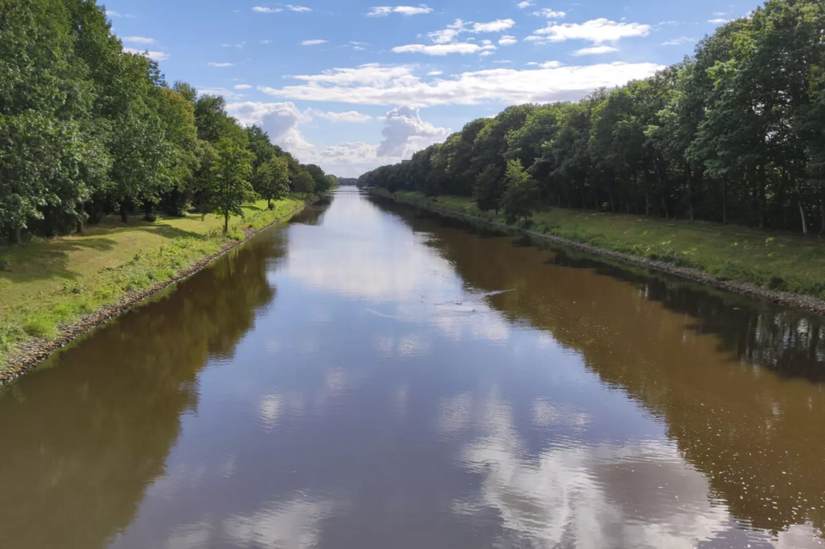 453480 - Image-tags.water view