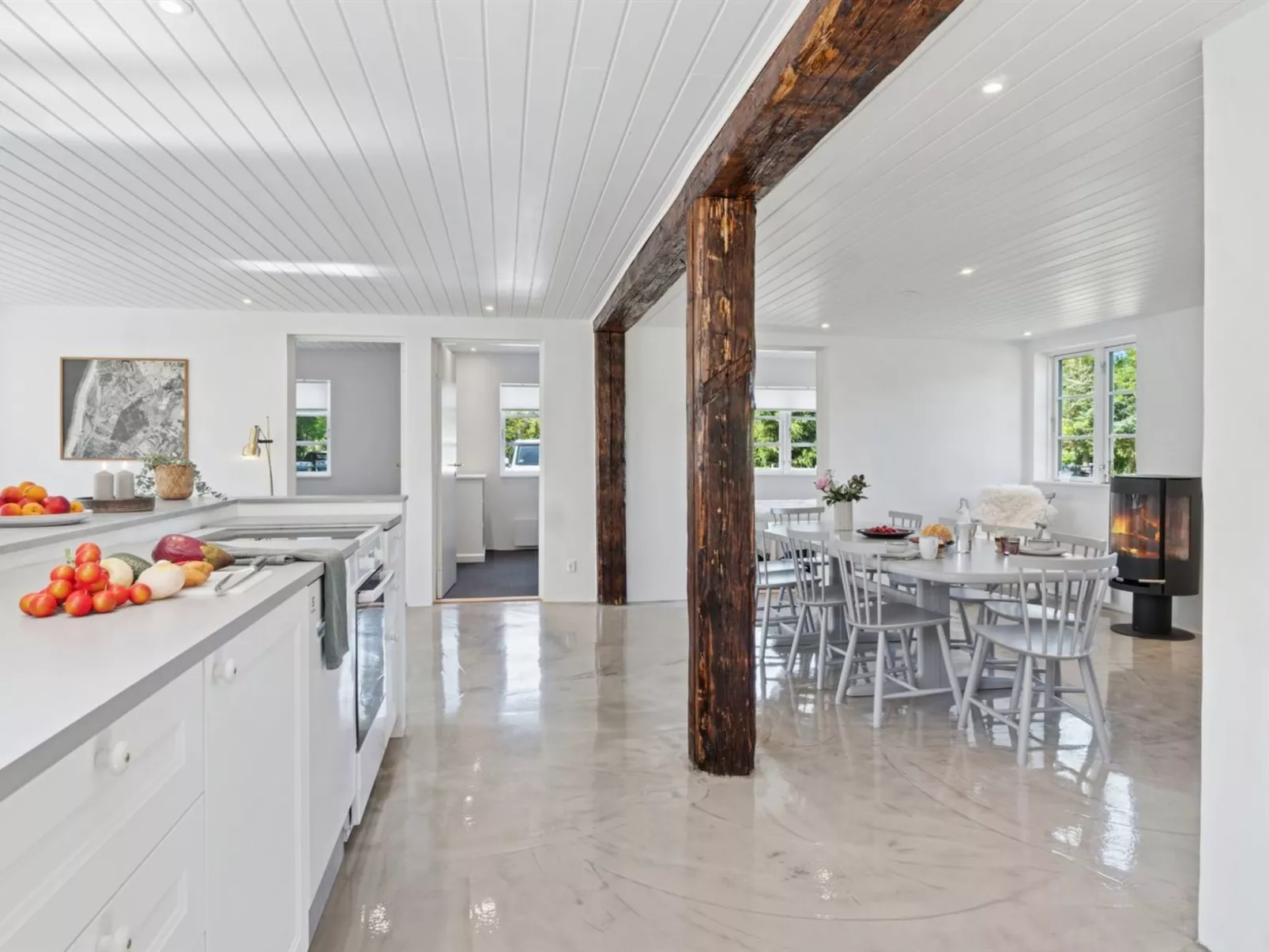 "Thrym" - 2.5km from the sea - Binnen