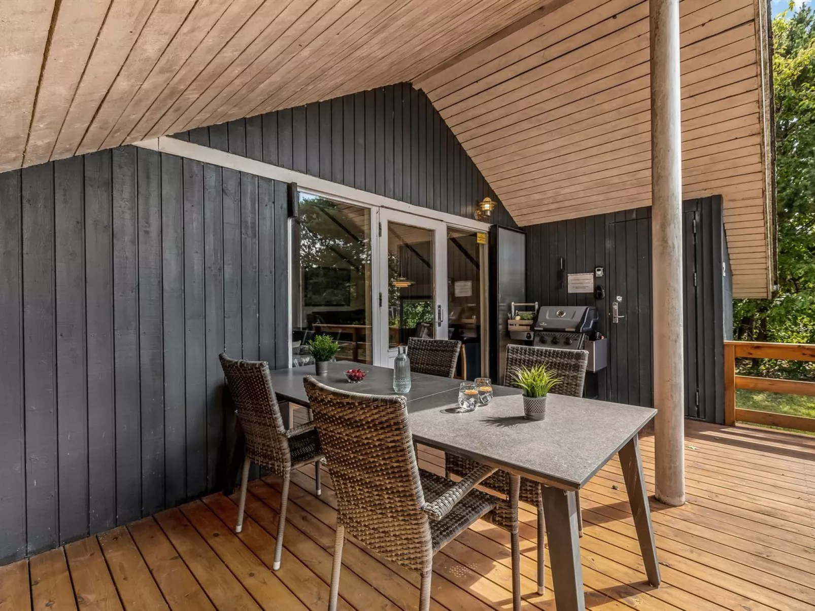 "Yarla" - 500m to the fjord-Buiten