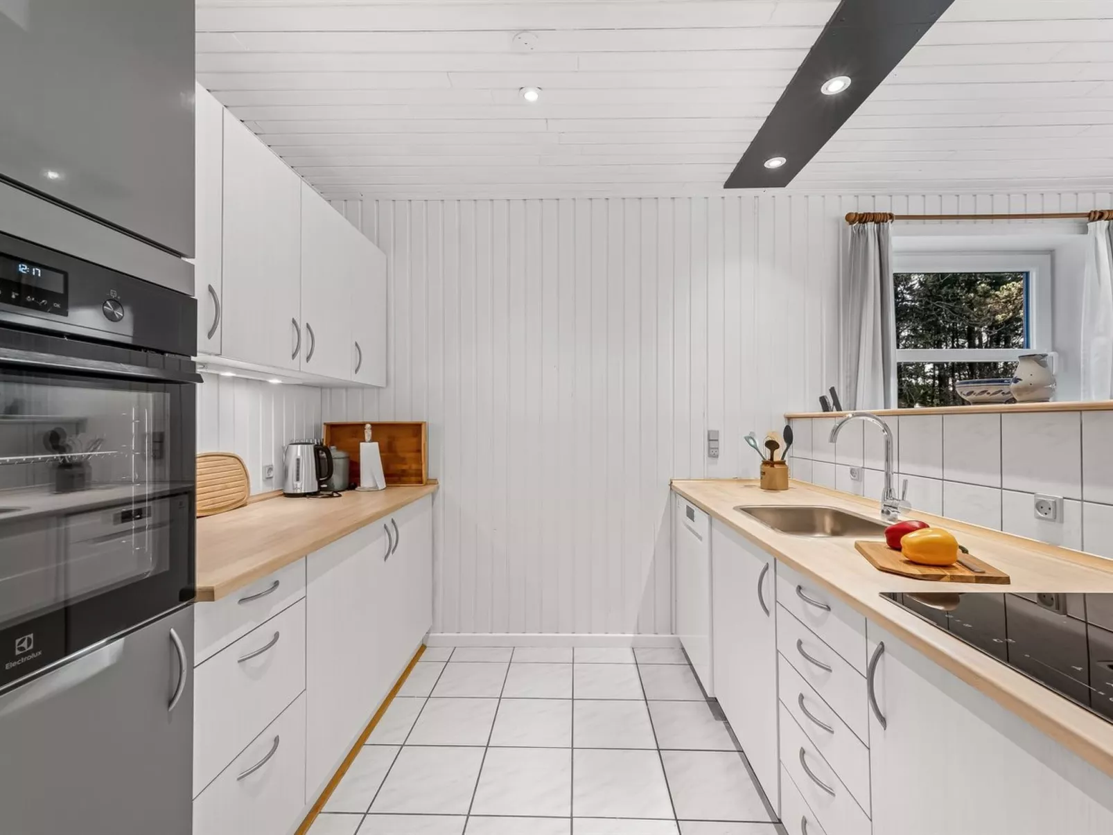 "Åsemarie" - 500m to the fjord-Binnen