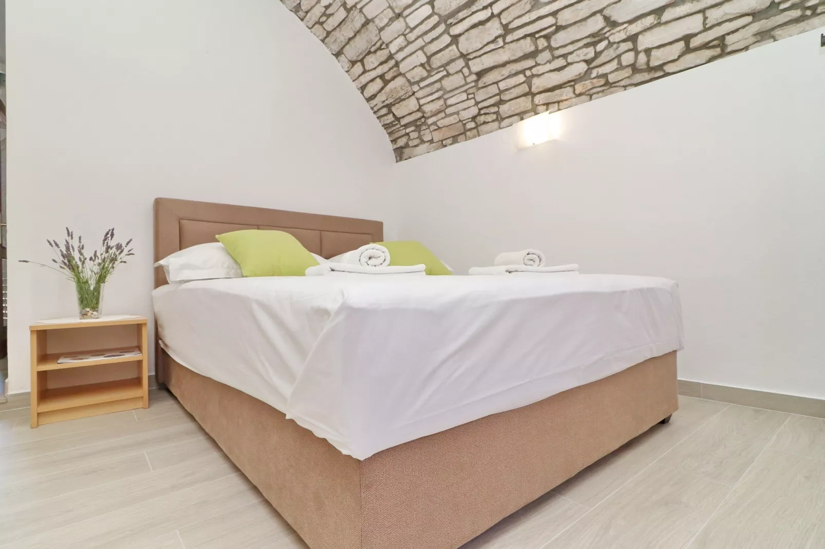Studio Joković - Studio Apartment with Terrace and City View - Binnen