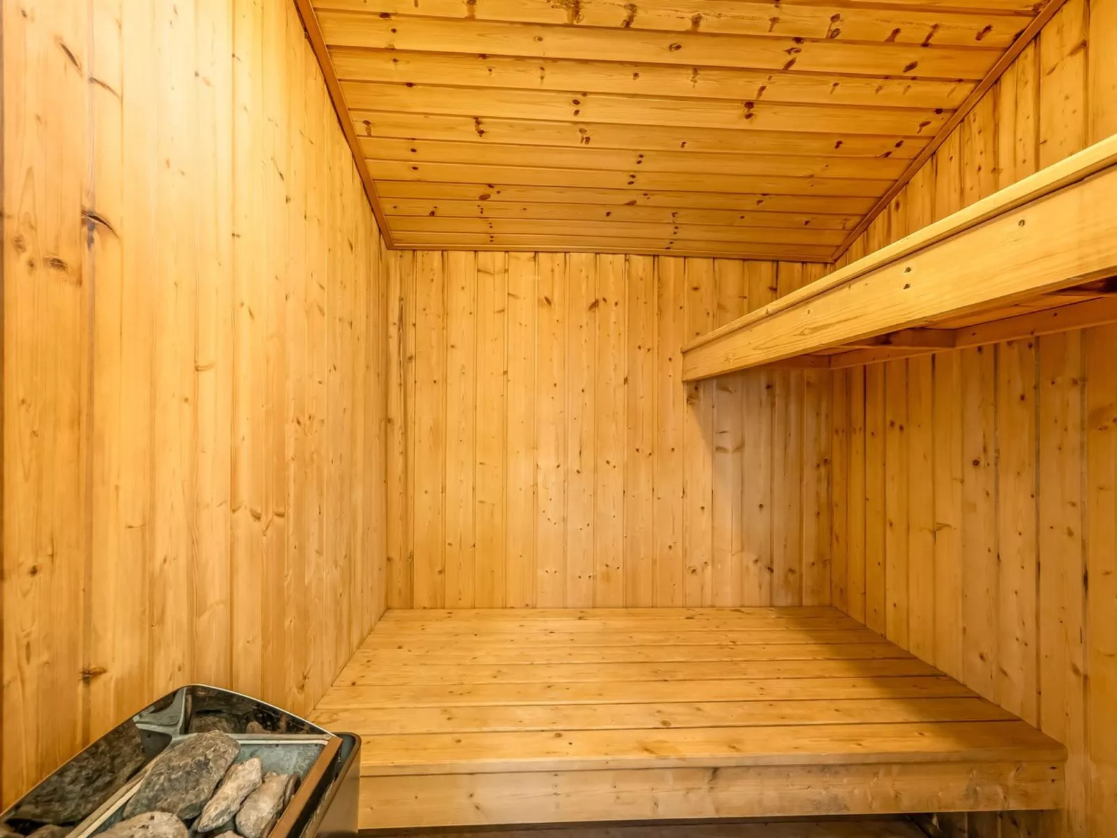 "Peder" - 700m from the sea-Binnen