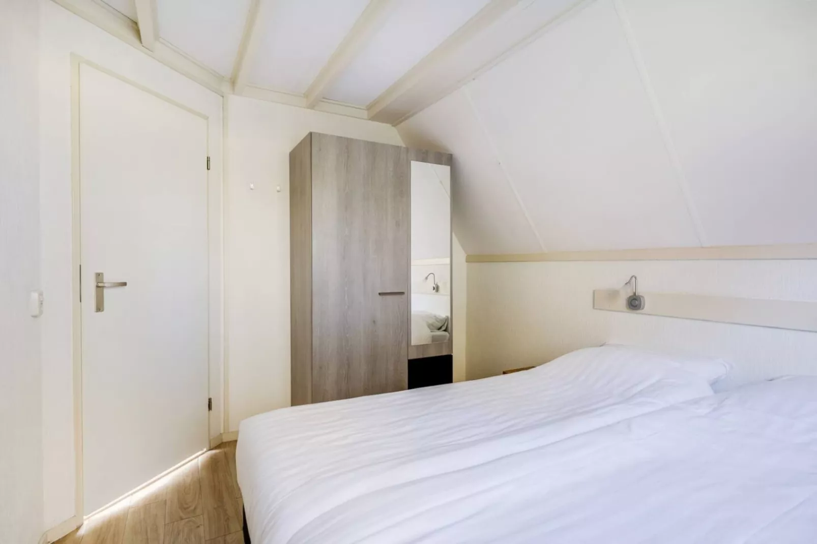 92 | Gaai | Prachtige bungalow nabij natuur-Slaapkamer